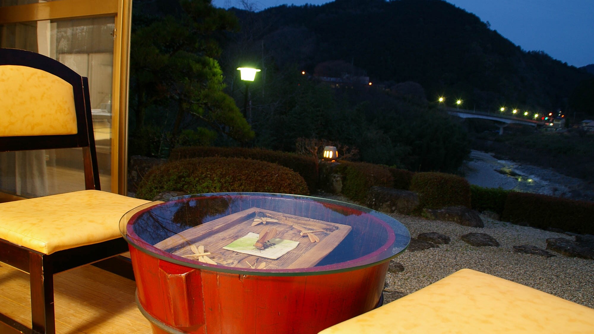 * 在私人小屋享受安静的夜晚。