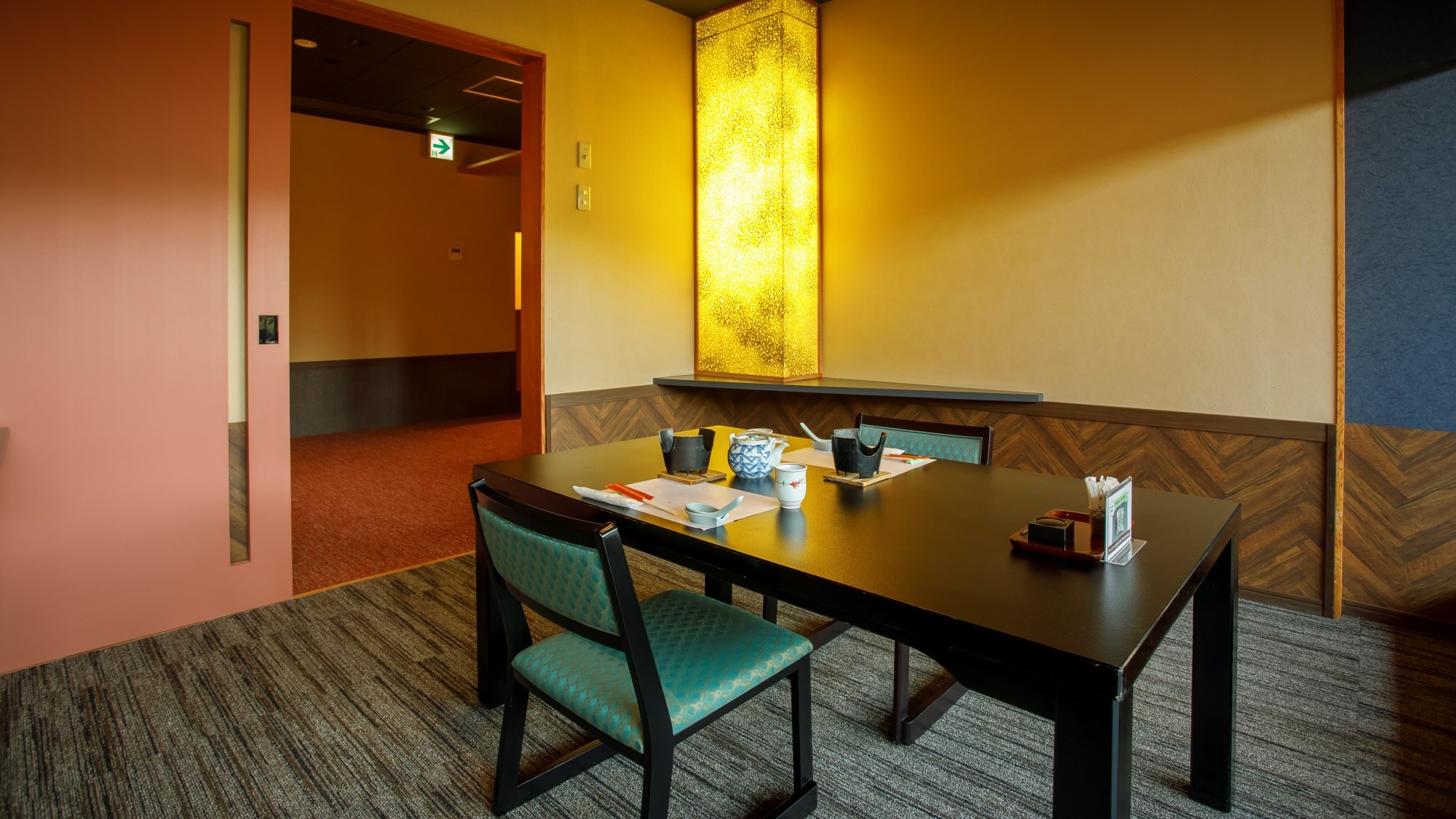 There are several types in the private dining room