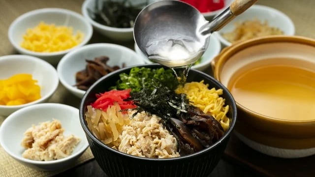 Recommended breakfast dish: "Chicken rice with black dashi stock and the aroma of Ibusuki bonito flakes"