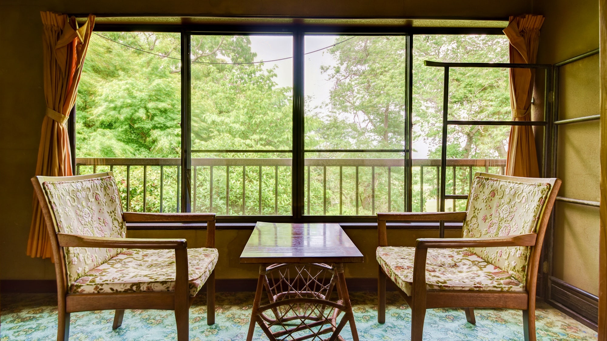 * Japanese-style room /