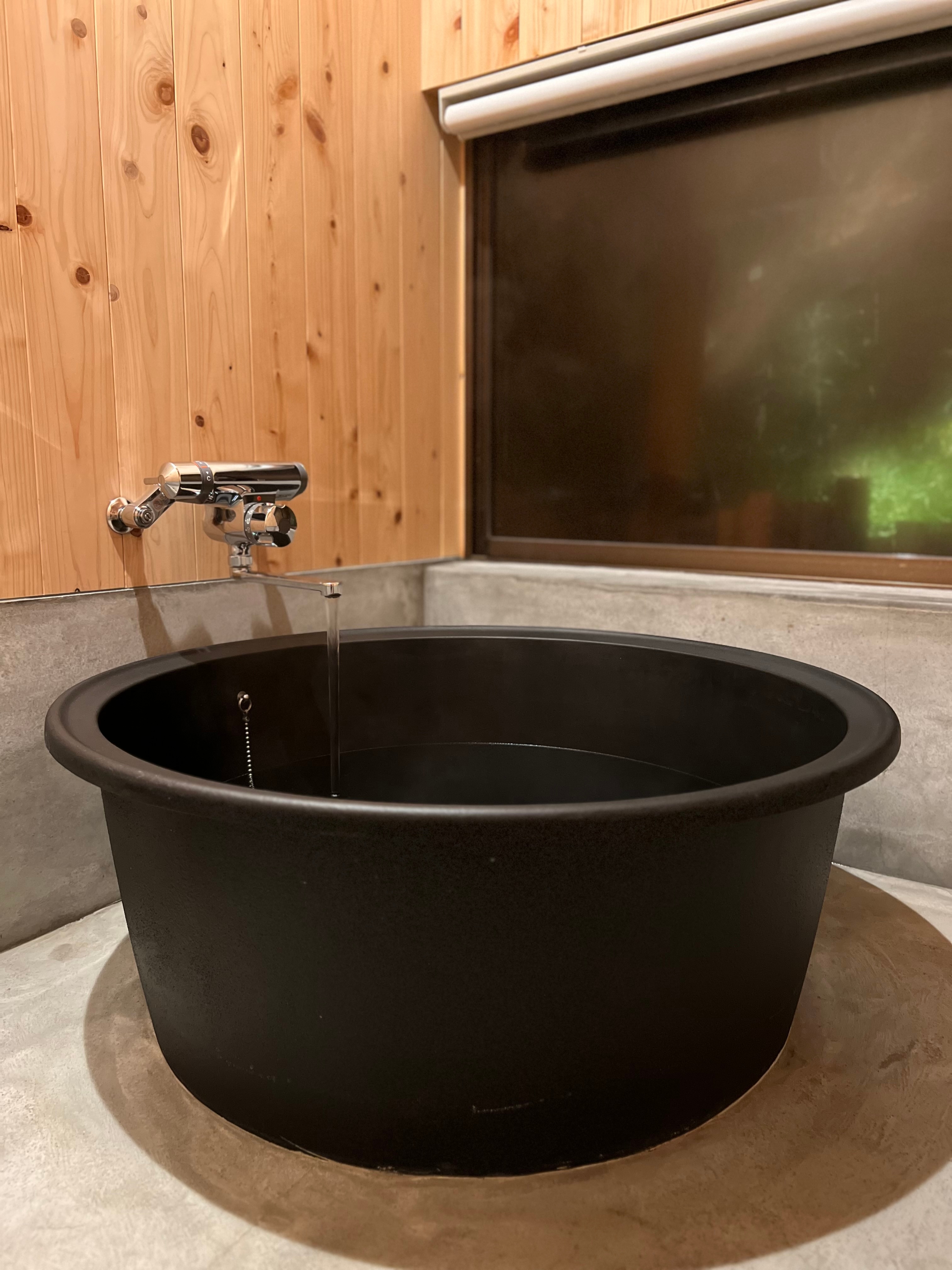 Hot water Goemon bath
