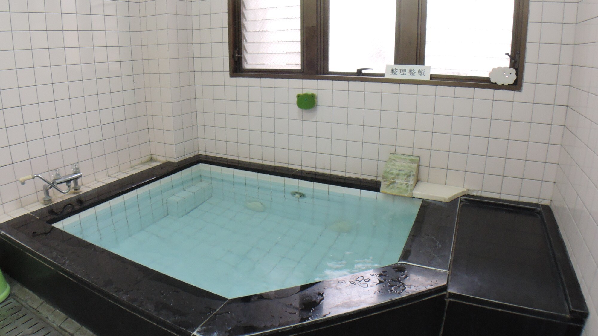 *[Public bath] Opening hours are from 17:00 to 22:00