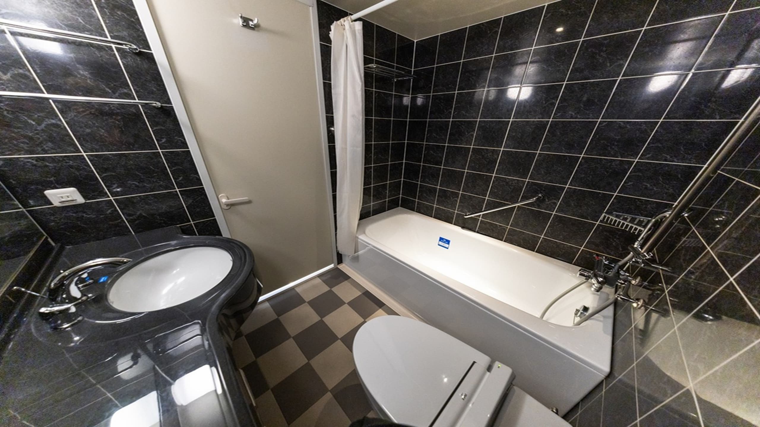 [Kamar Deluxe Twin] Kamar mandi unit kamar tamu