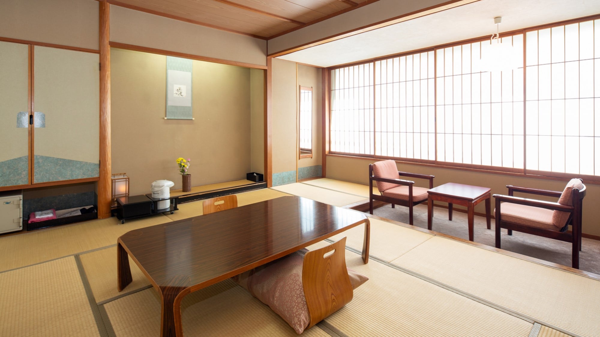 Japanese-style room (10 tatami mats)