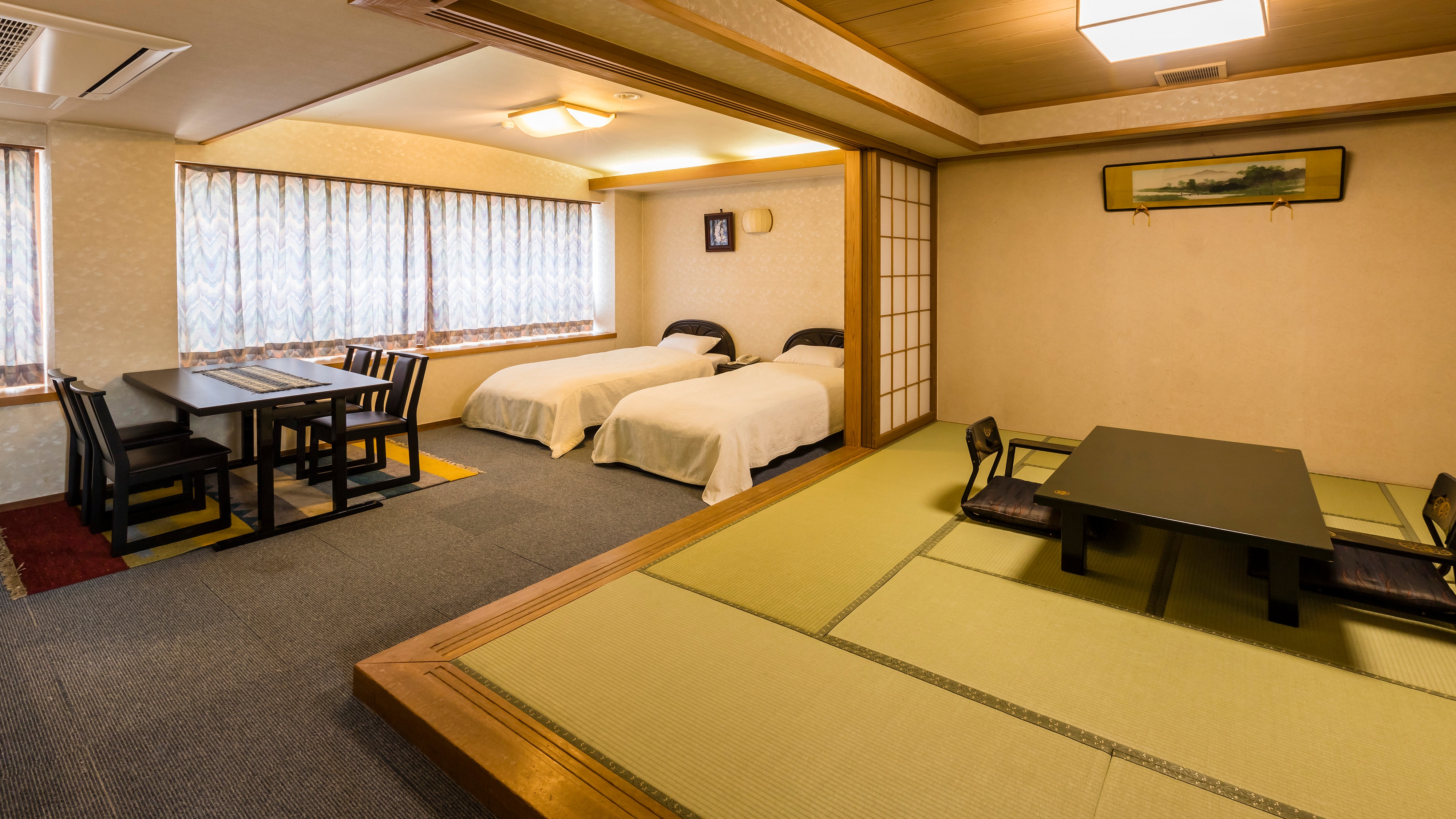 Kamar khusus Jepang dan Barat satu kelas 10 tikar tatami plus kamar tidur twin (bebas rokok)