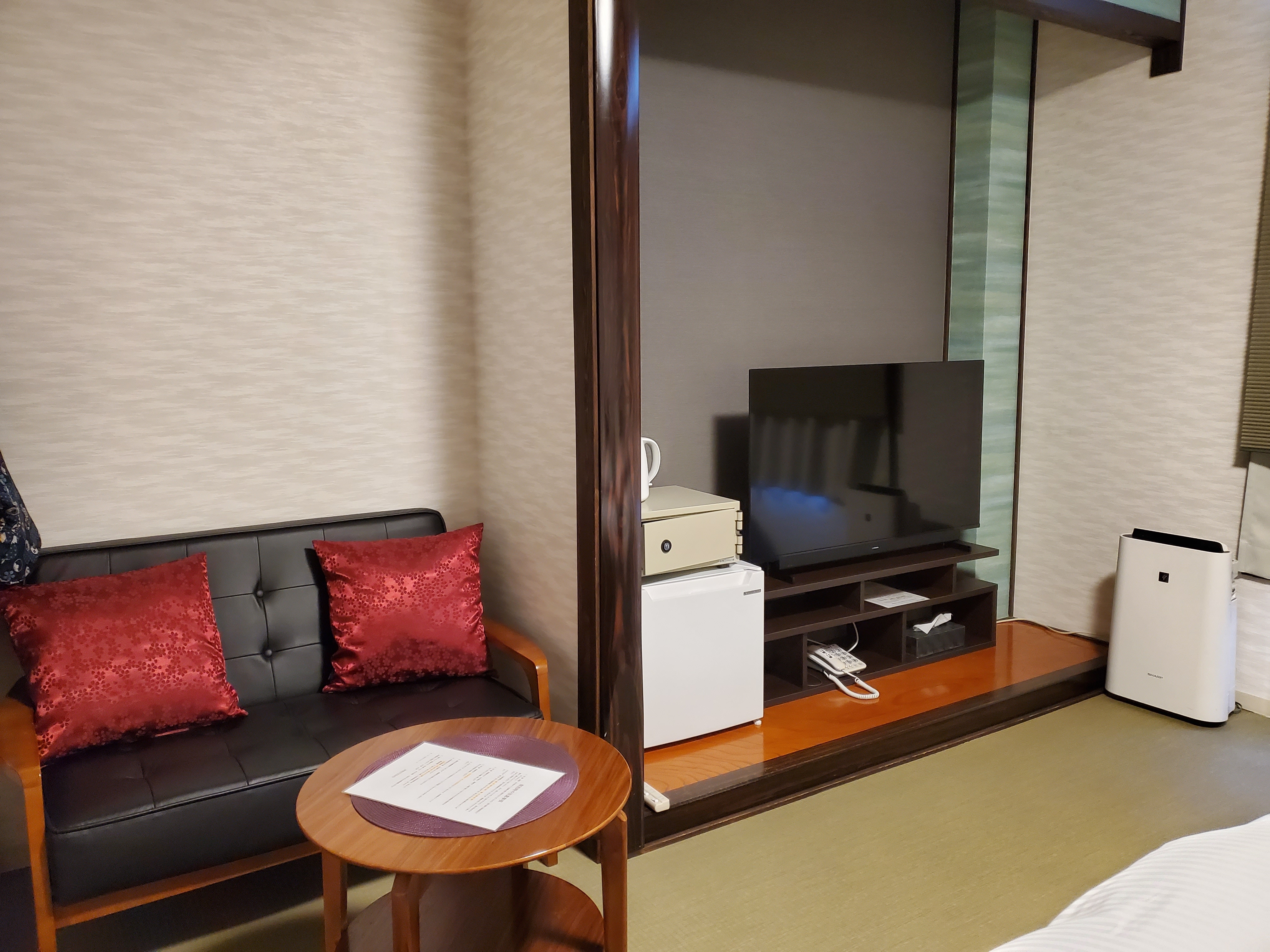Twin room, 10 tatami mats, living room