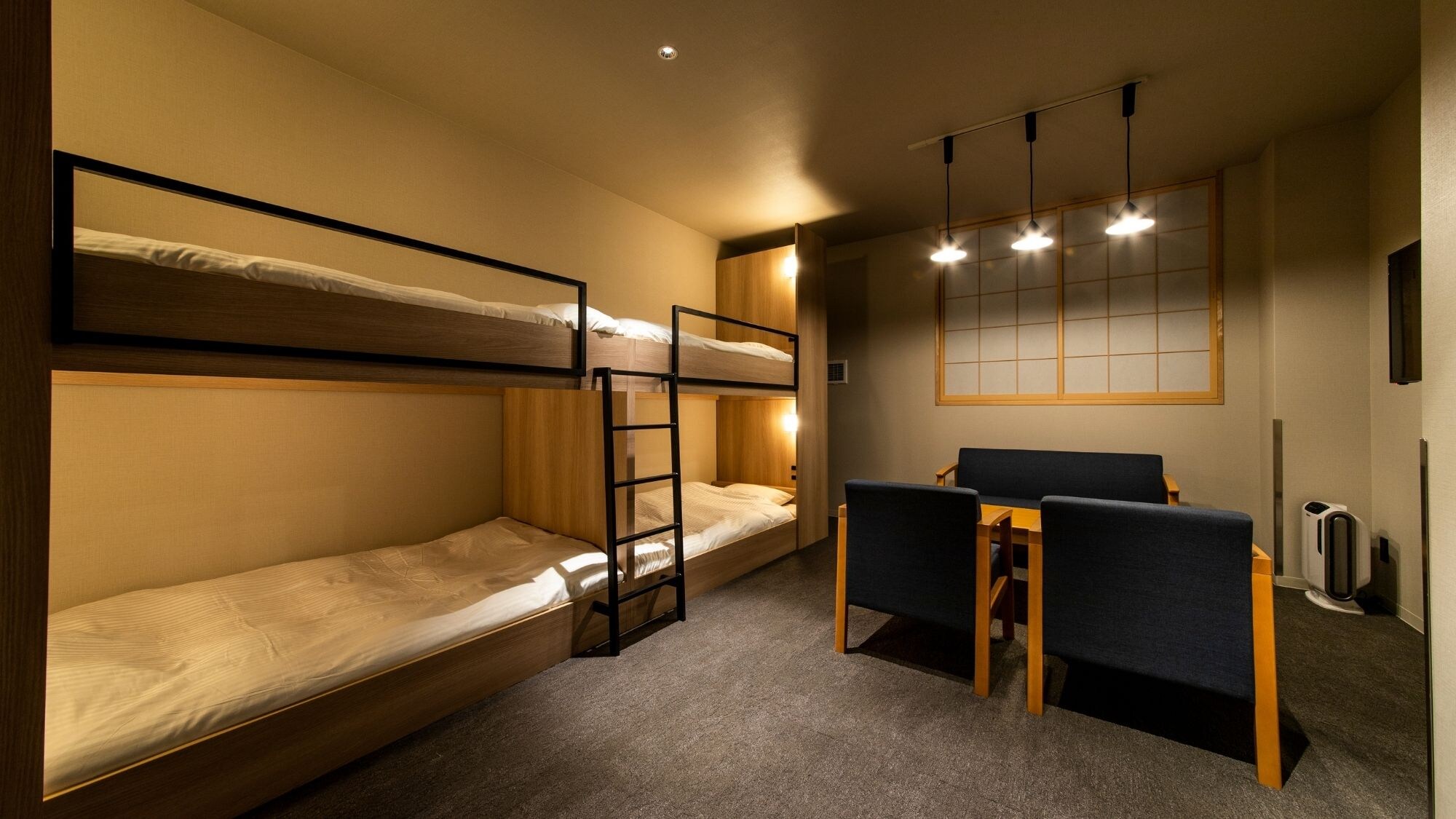 Quadruple Room (Maximum 4 people)