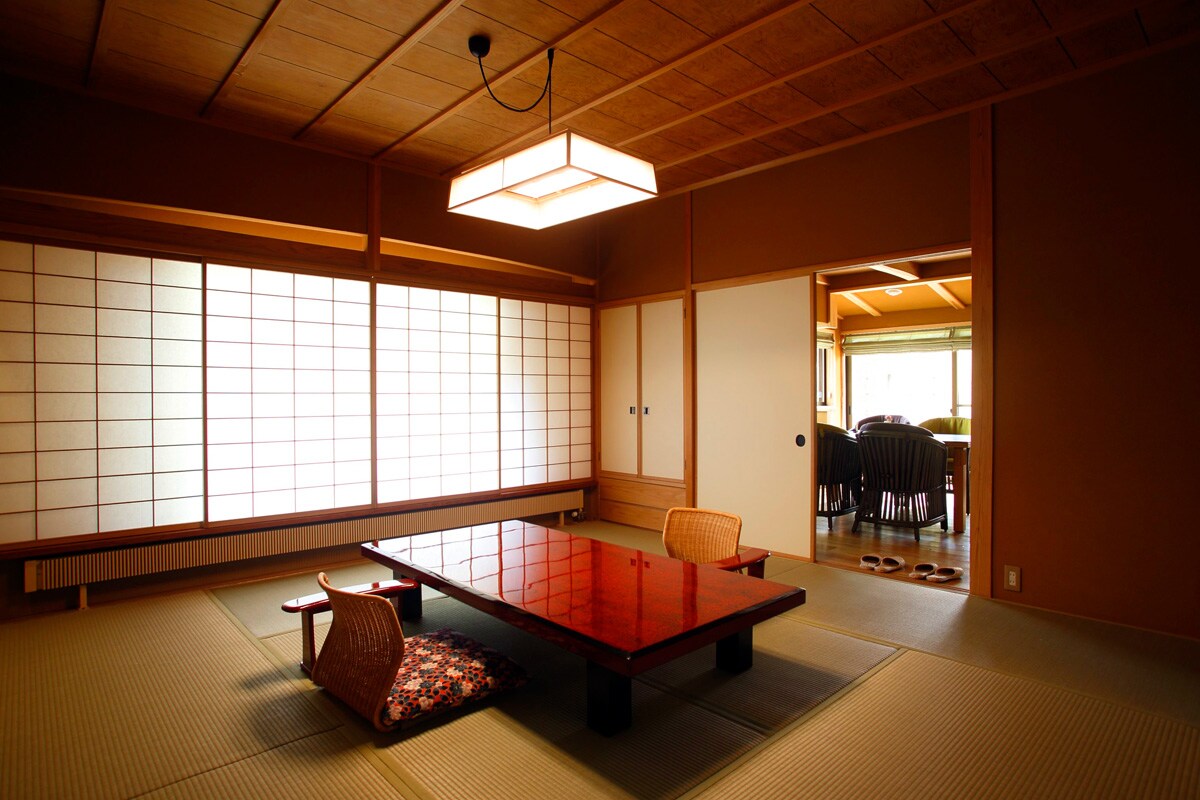 Kamar tamu tipe E2 “Miyako”