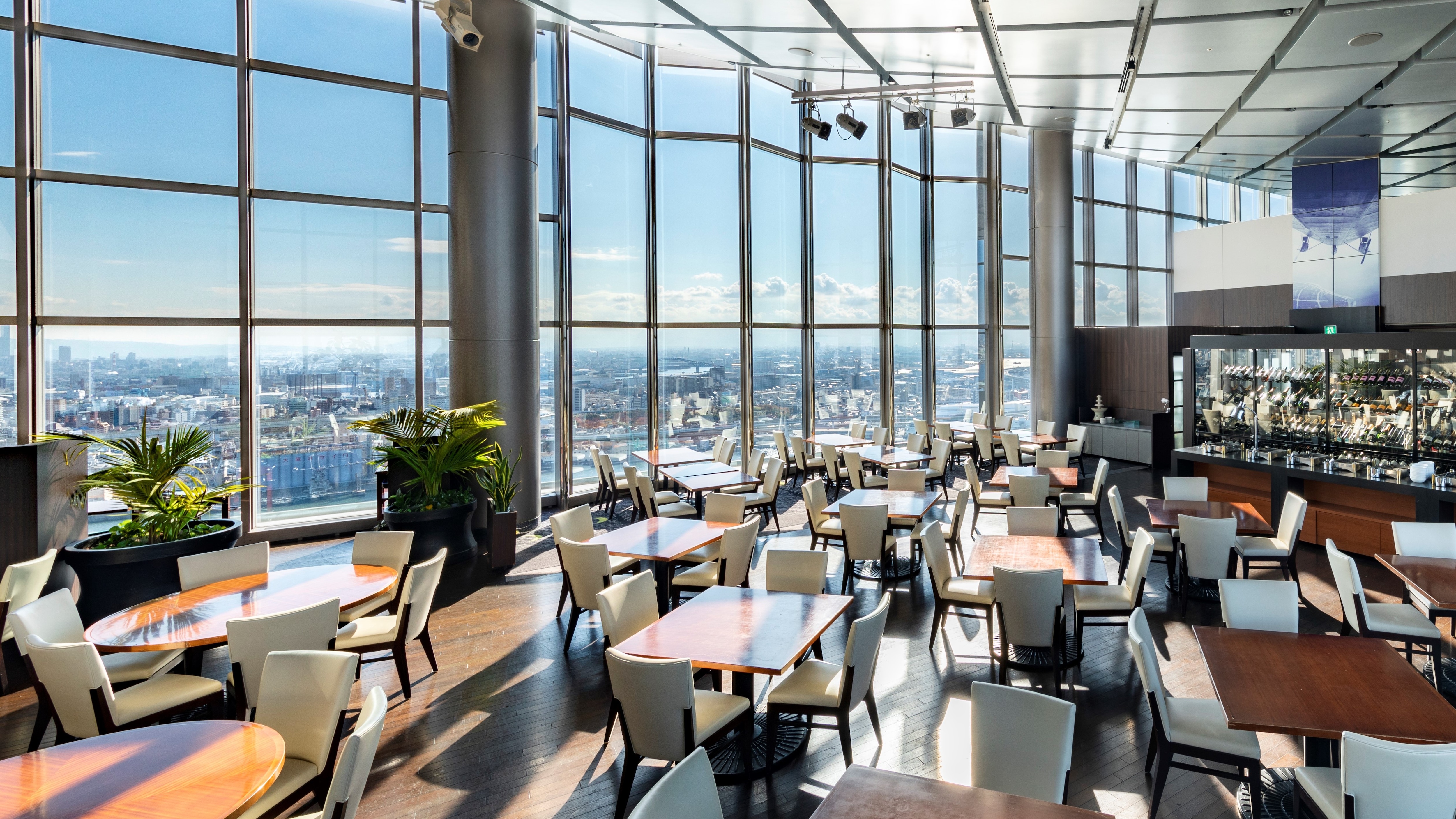 32nd floor restaurant