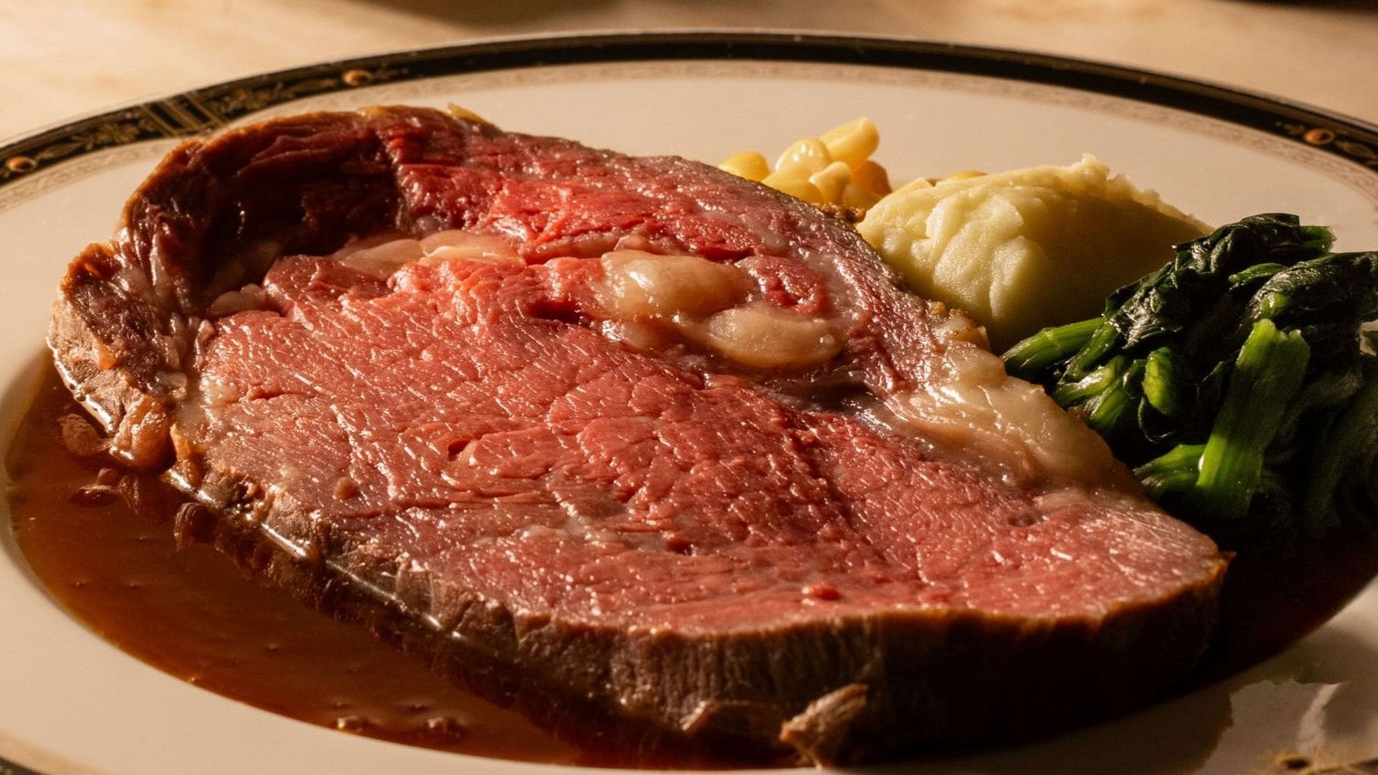 【煥新自助餐主菜】極品肋排烤牛肉