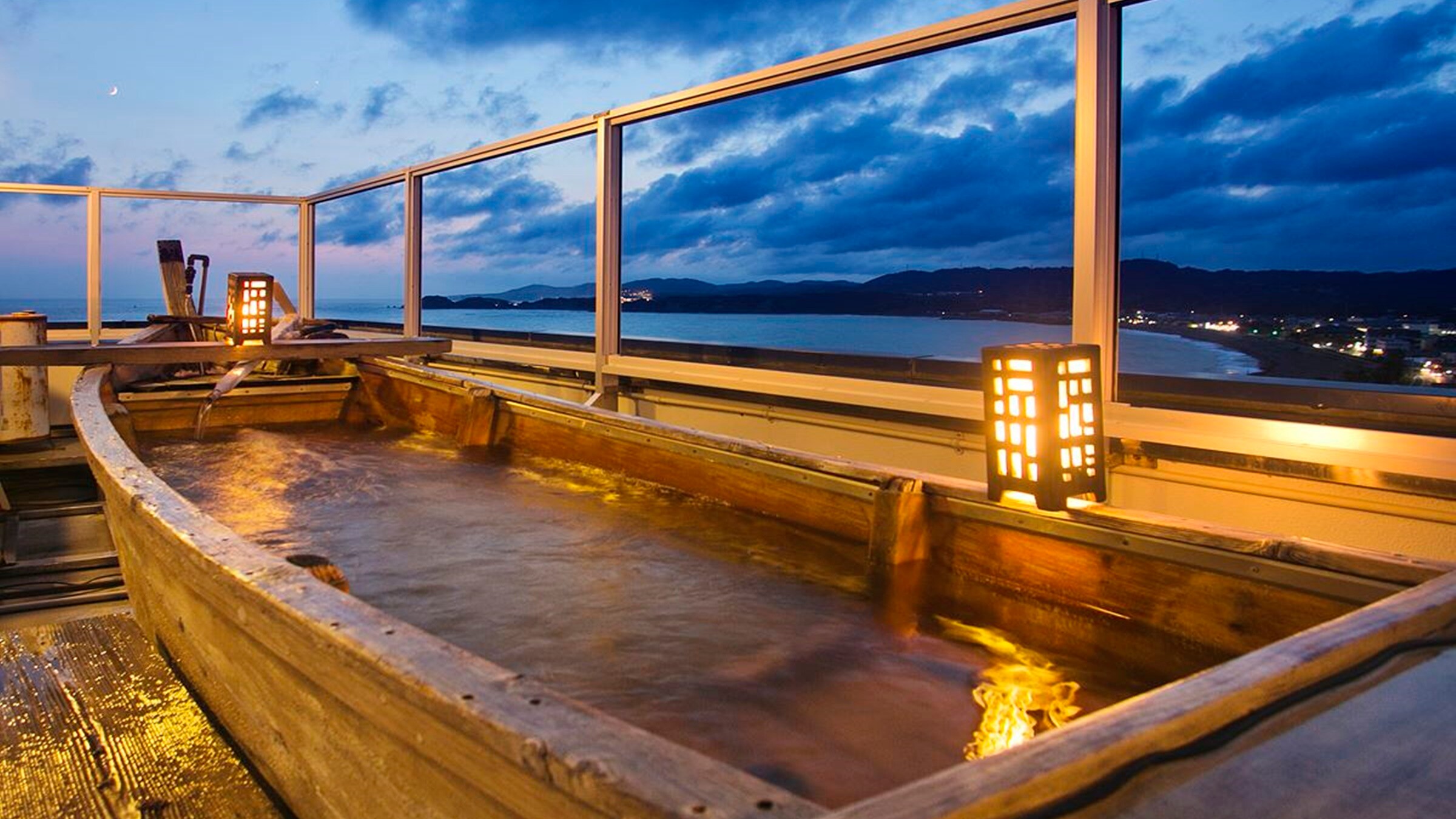 Ocean view open-air bath