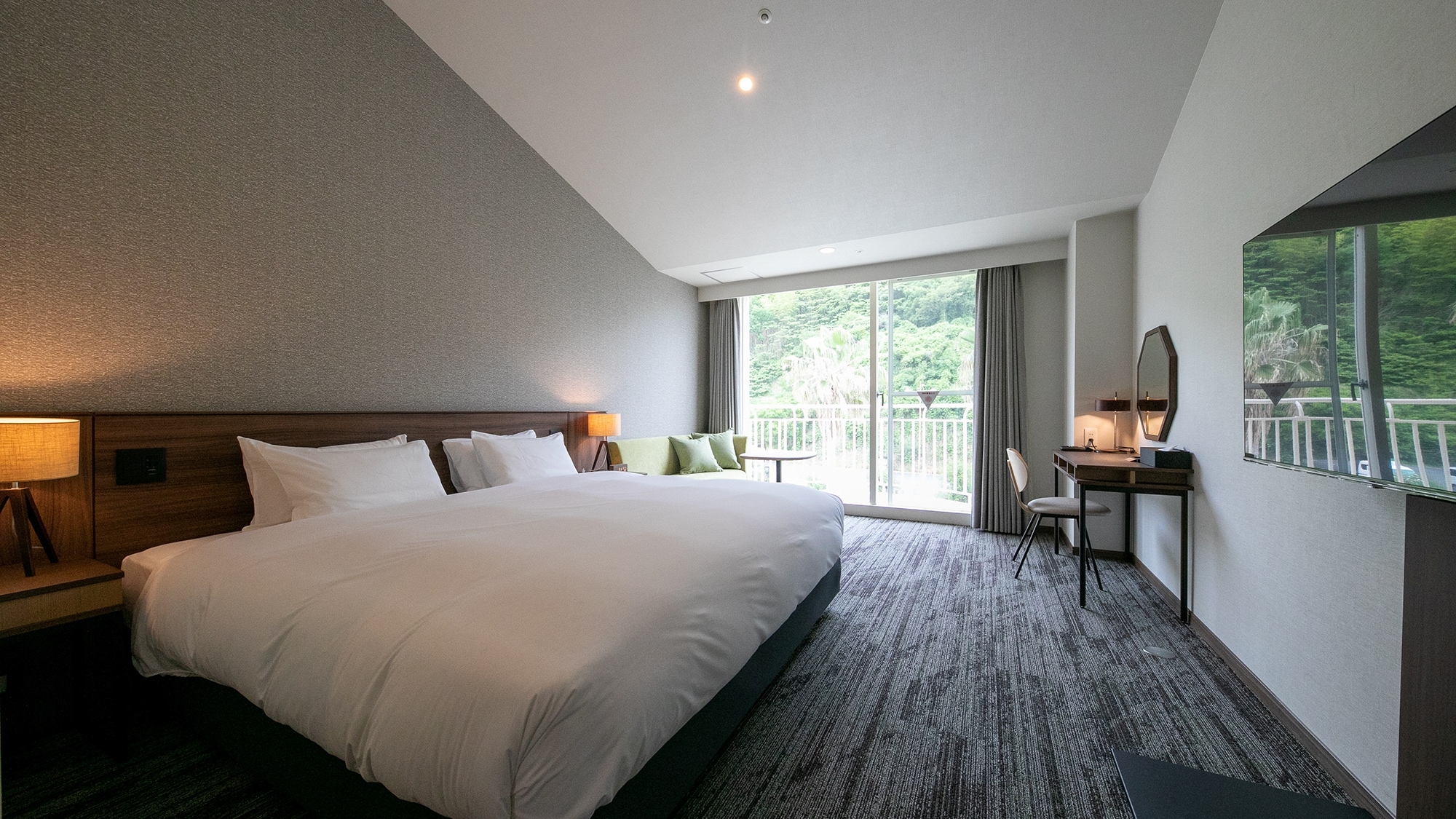 [Marissa Resort] Superior King Side View