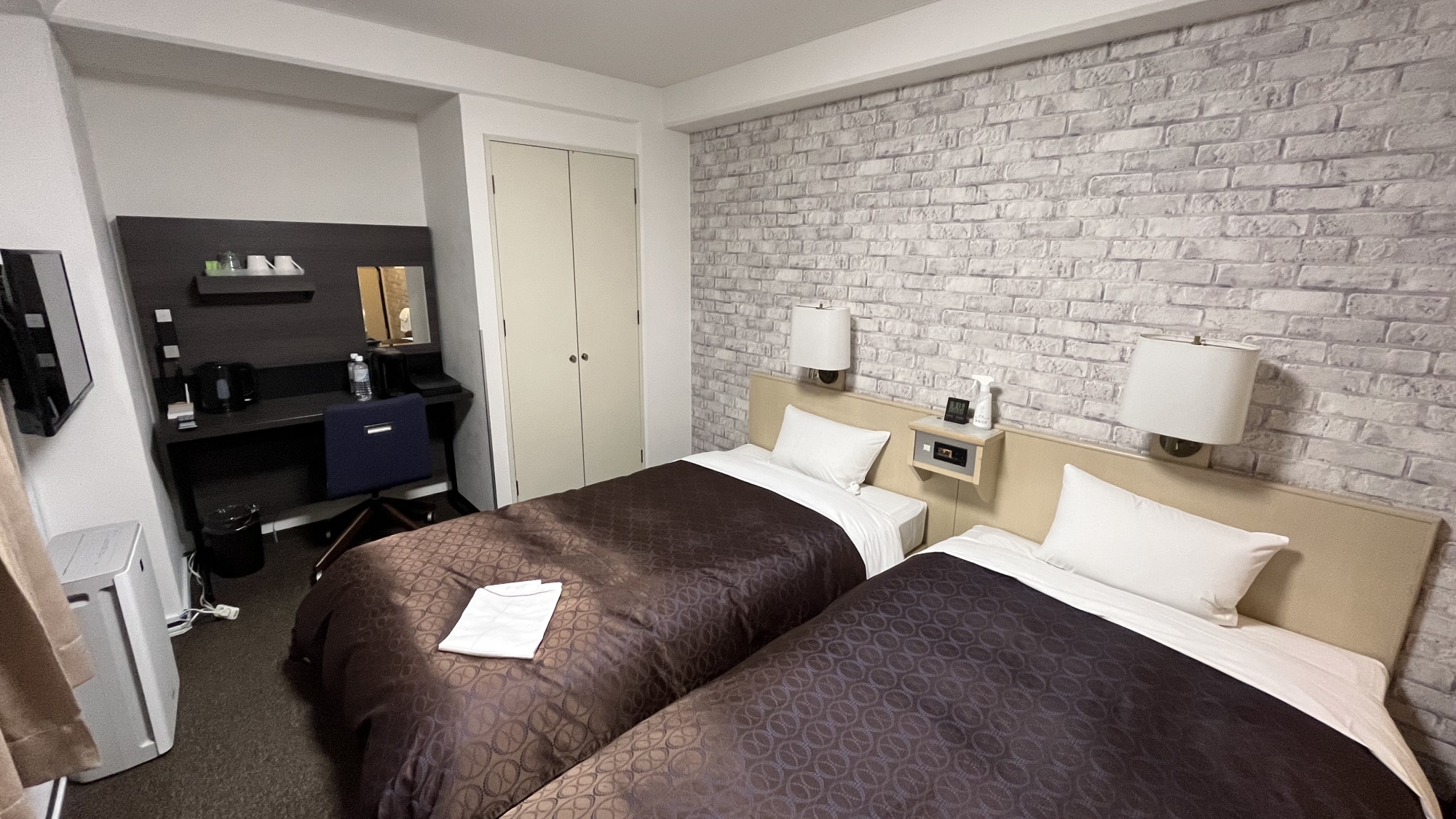 [Twin Room] This room is ideal for couples or families.