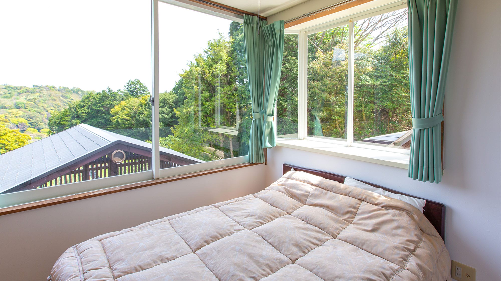 ・[Japanese-Western style room] Enjoy the beautiful view from your room