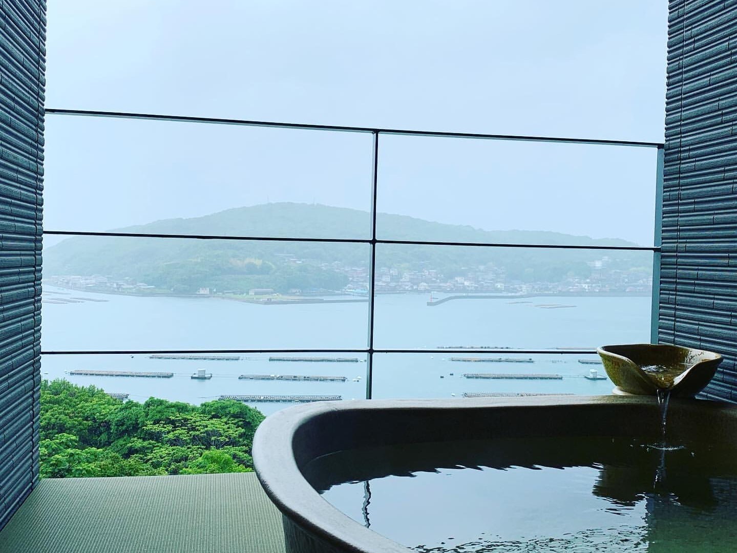 Cảnh quan từ bồn tắm ngoài trời Shiraai
