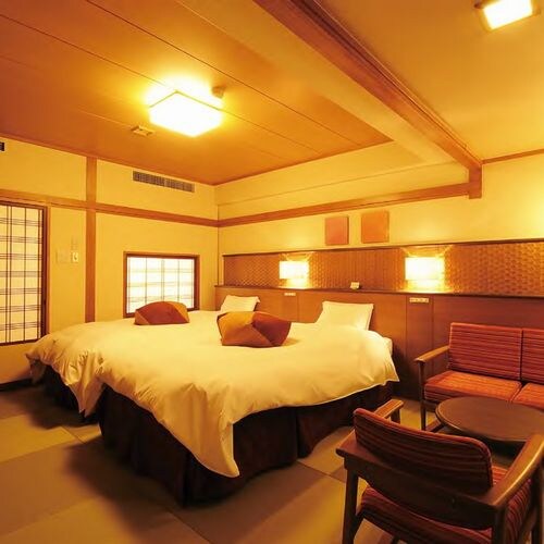 ■ Relaxing-High bed-Capacity 1-3 people (1)