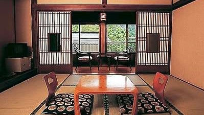 [Example of 8 tatami mats] A room where you can enjoy the old-fashioned atmosphere