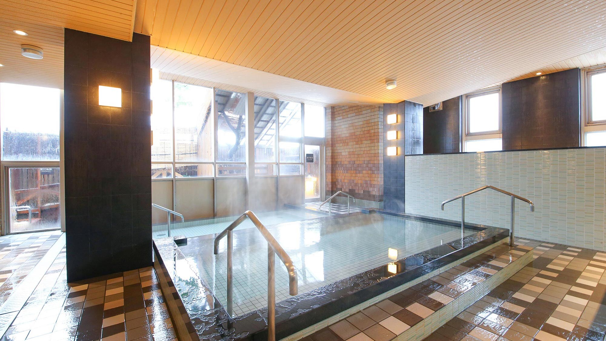 [Large communal bath] Kuruhinoyu
