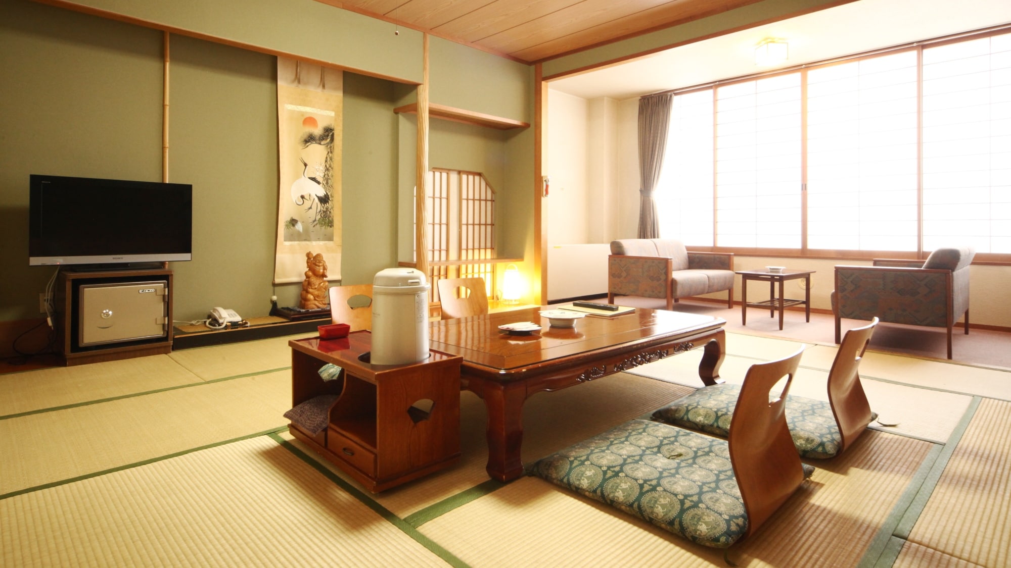 An example of a large Japanese-style room