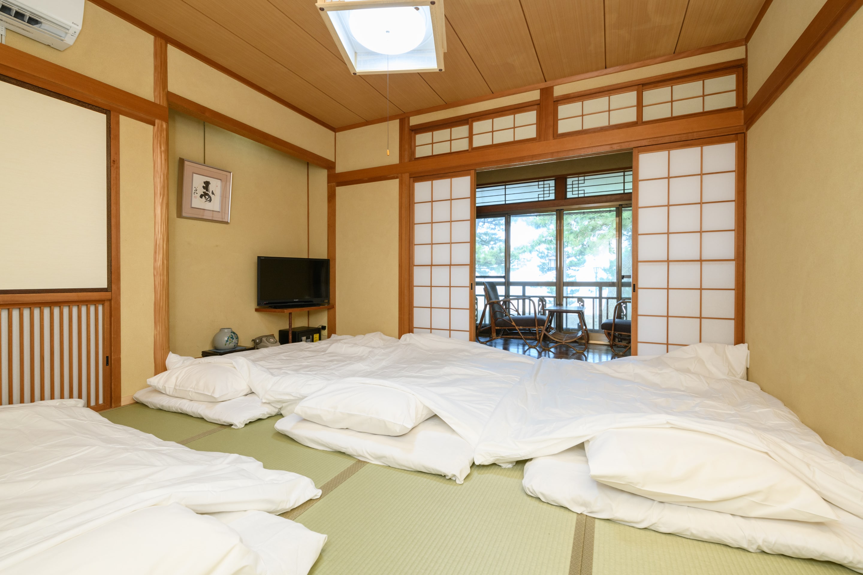 Japanese-style non-smoking quadruple room (example of a room)