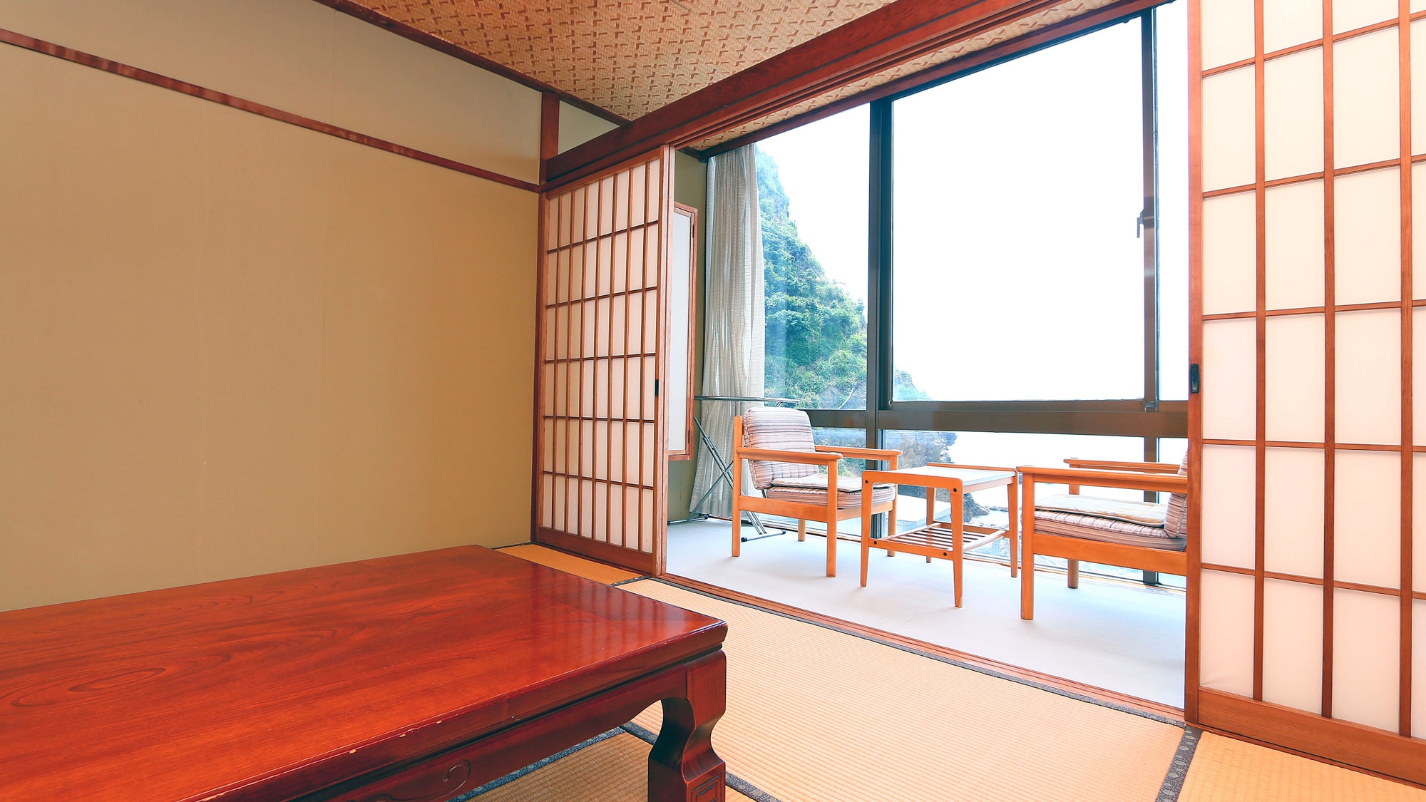 You can spend a relaxing time here, forgetting the hustle and bustle of the city.