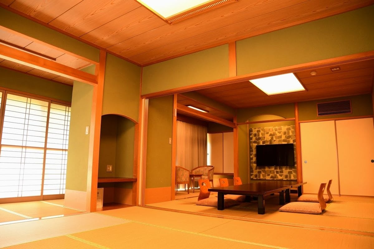 [Family & Group] Japanese-style room 16 tatami mats + bedroom [No smoking]