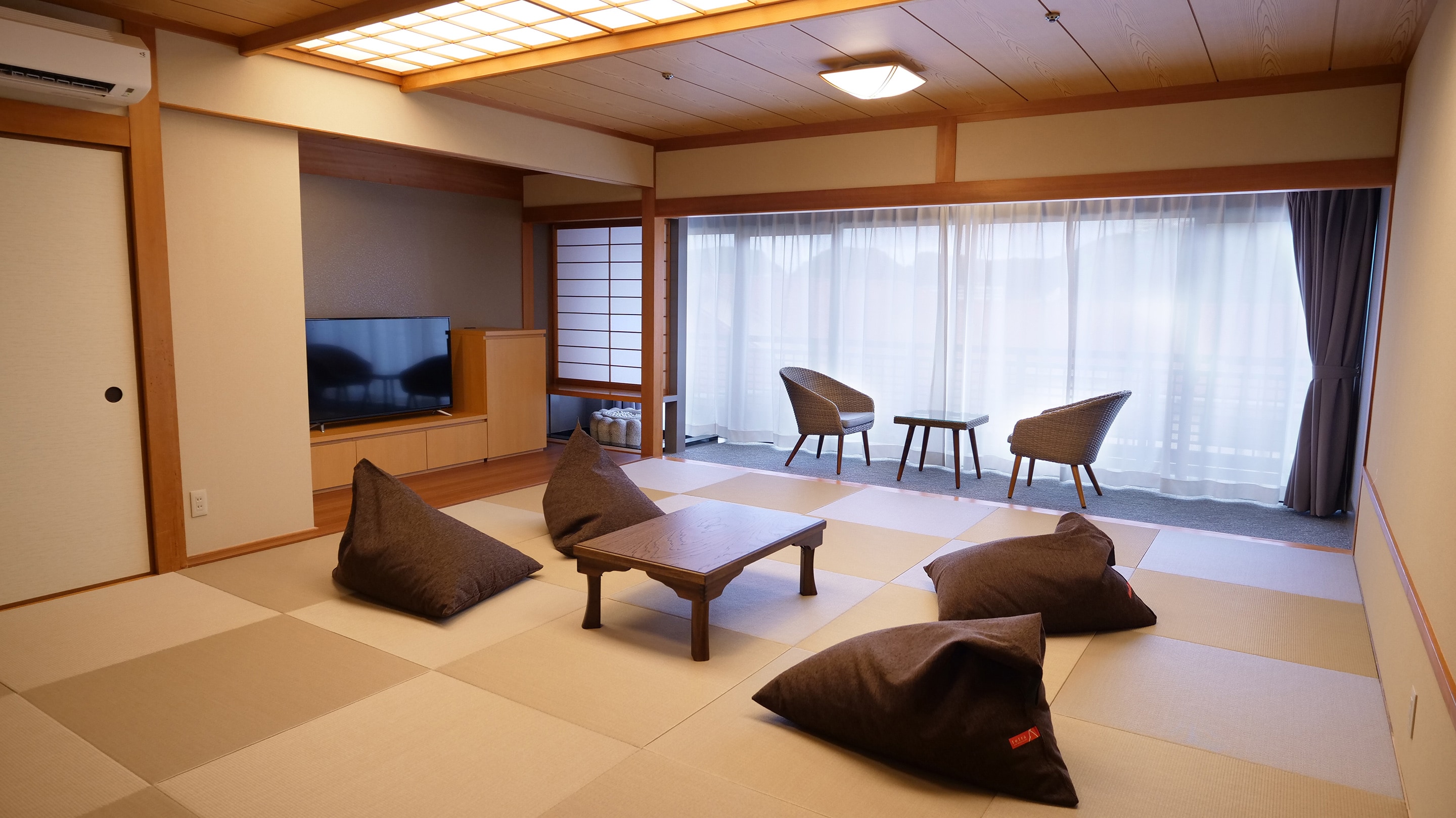 Superior Japanese-style room with 2 twin beds and an indoor bath *Example of a guest room