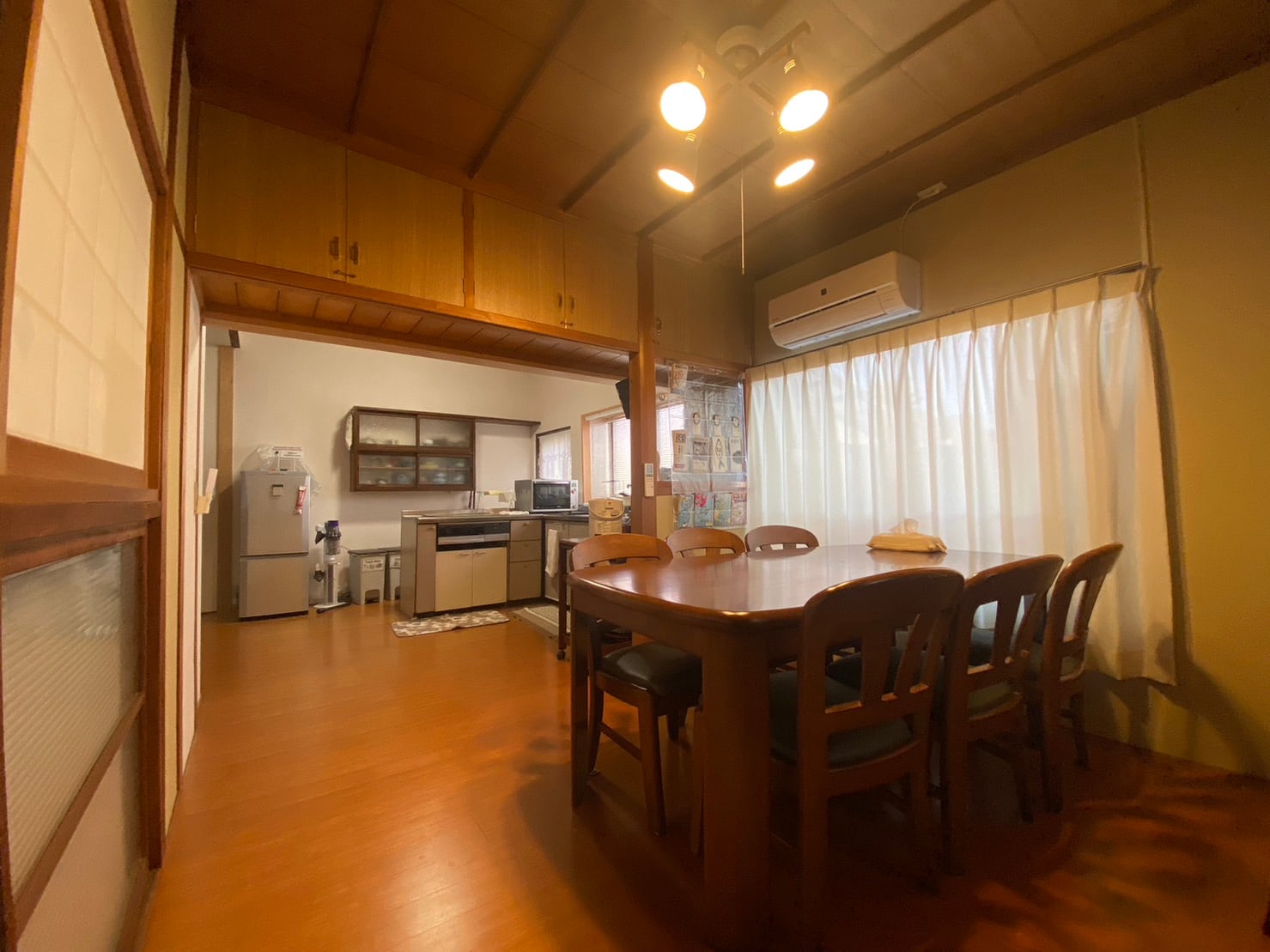 Ruang makan dan dapur