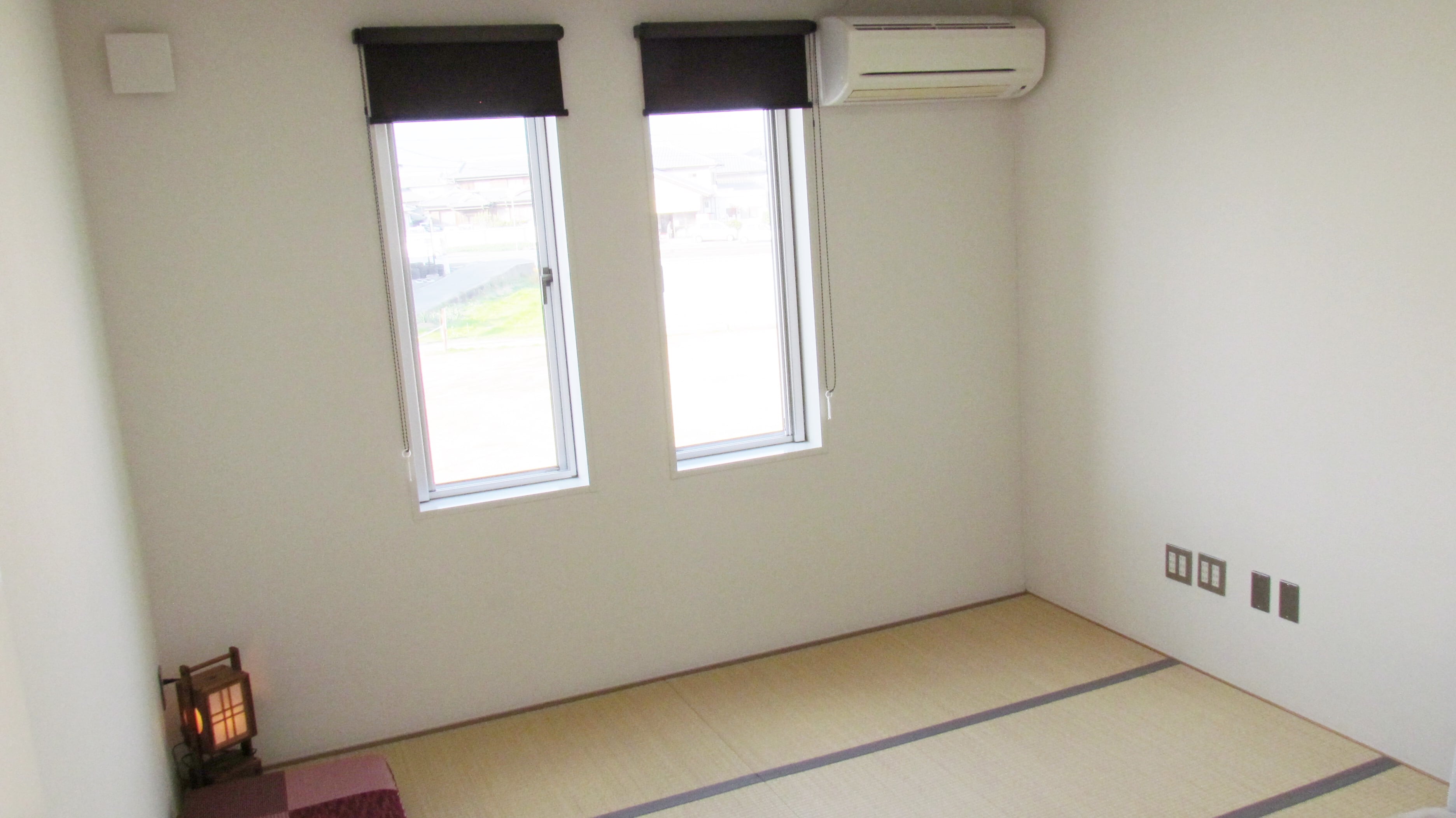 Japanese-style room (private room with key)
