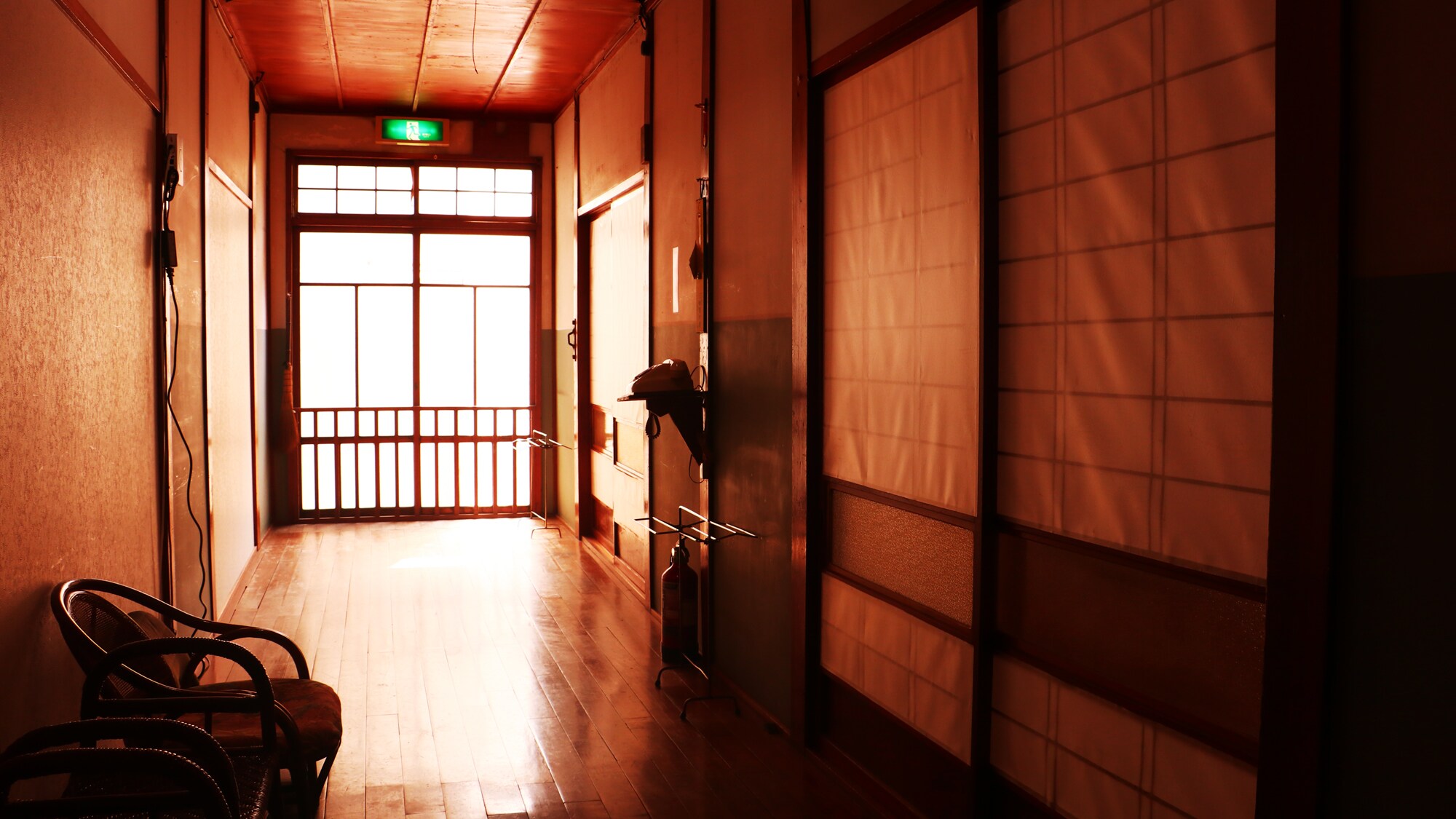 ■ [Main building, inside the building] Please note that the hot spring treatment rooms are separated by sliding doors and do not have locks.