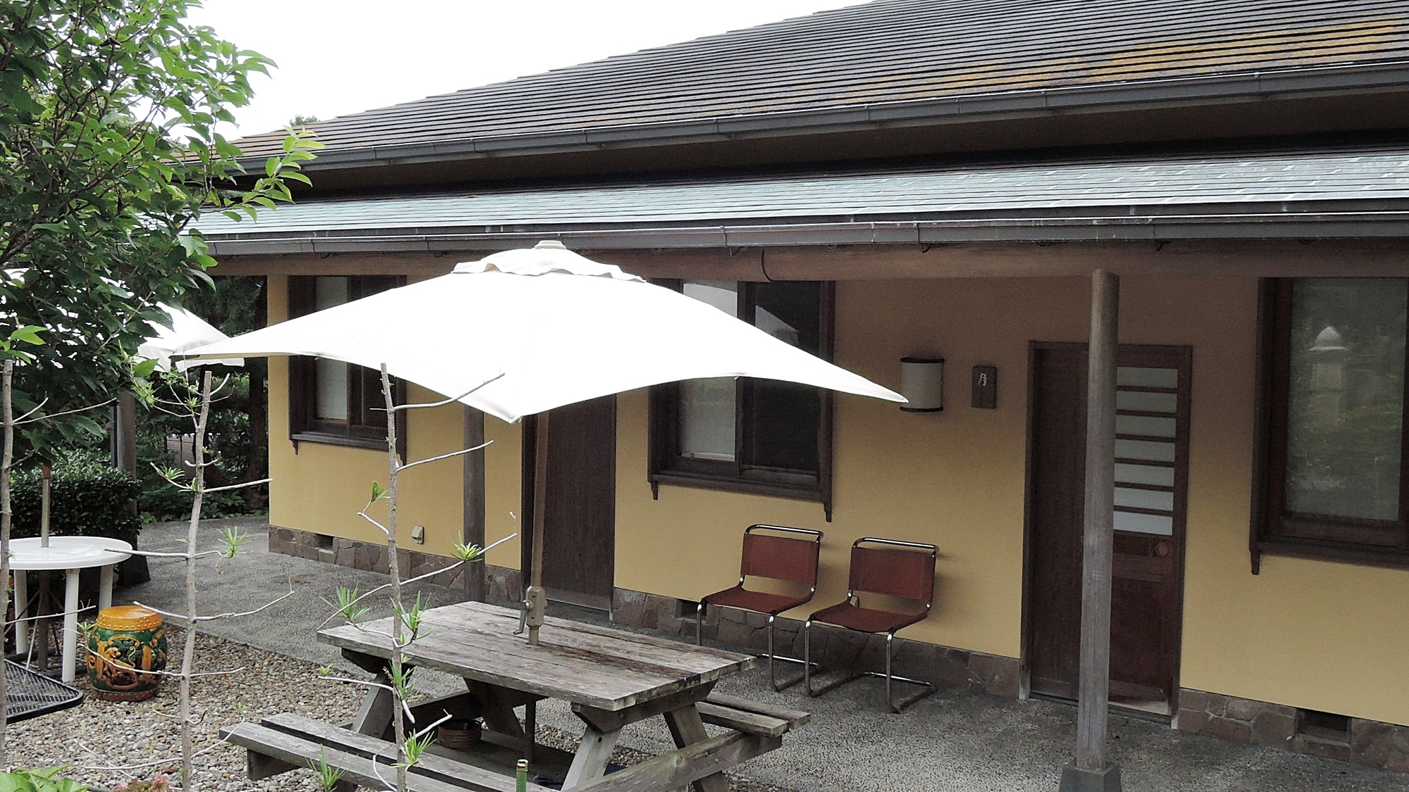 *Exterior/The building where the guest rooms are located. There are 3 rooms in total.