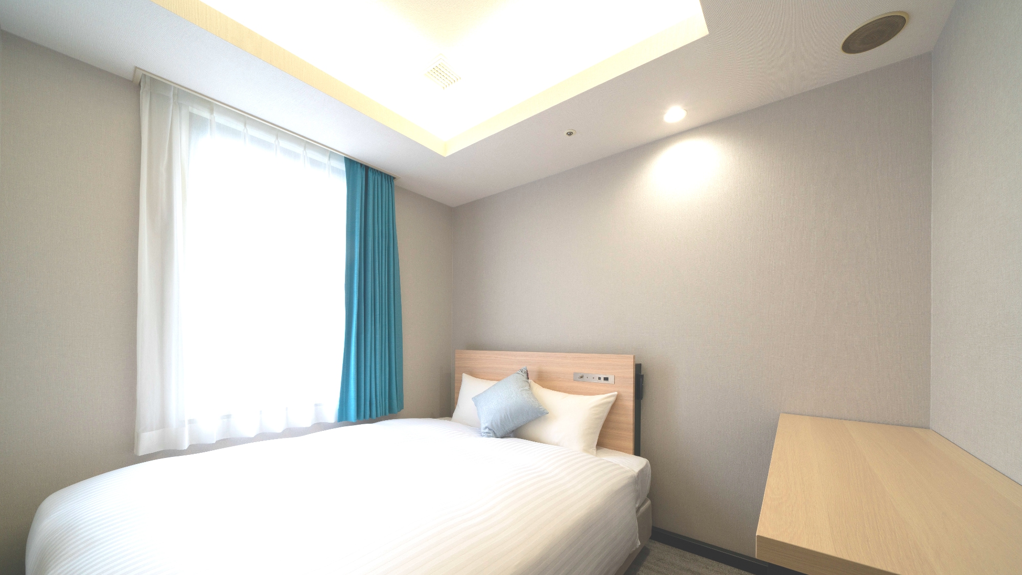 ◇标准大床房（禁烟，大床）