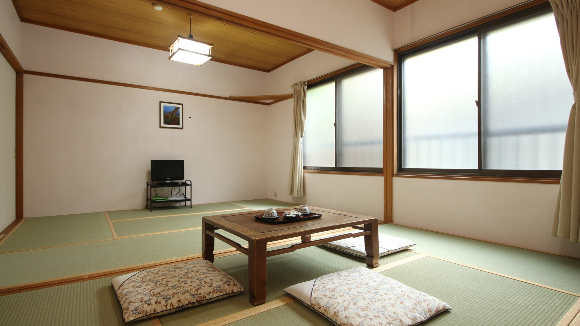 # [Example of guest room] 12 tatami Japanese-style room. Spacious and perfect for families.