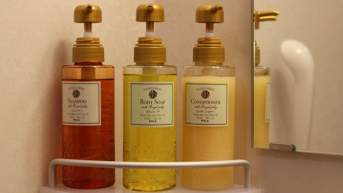 The shampoos in the guest rooms are made by POLA.