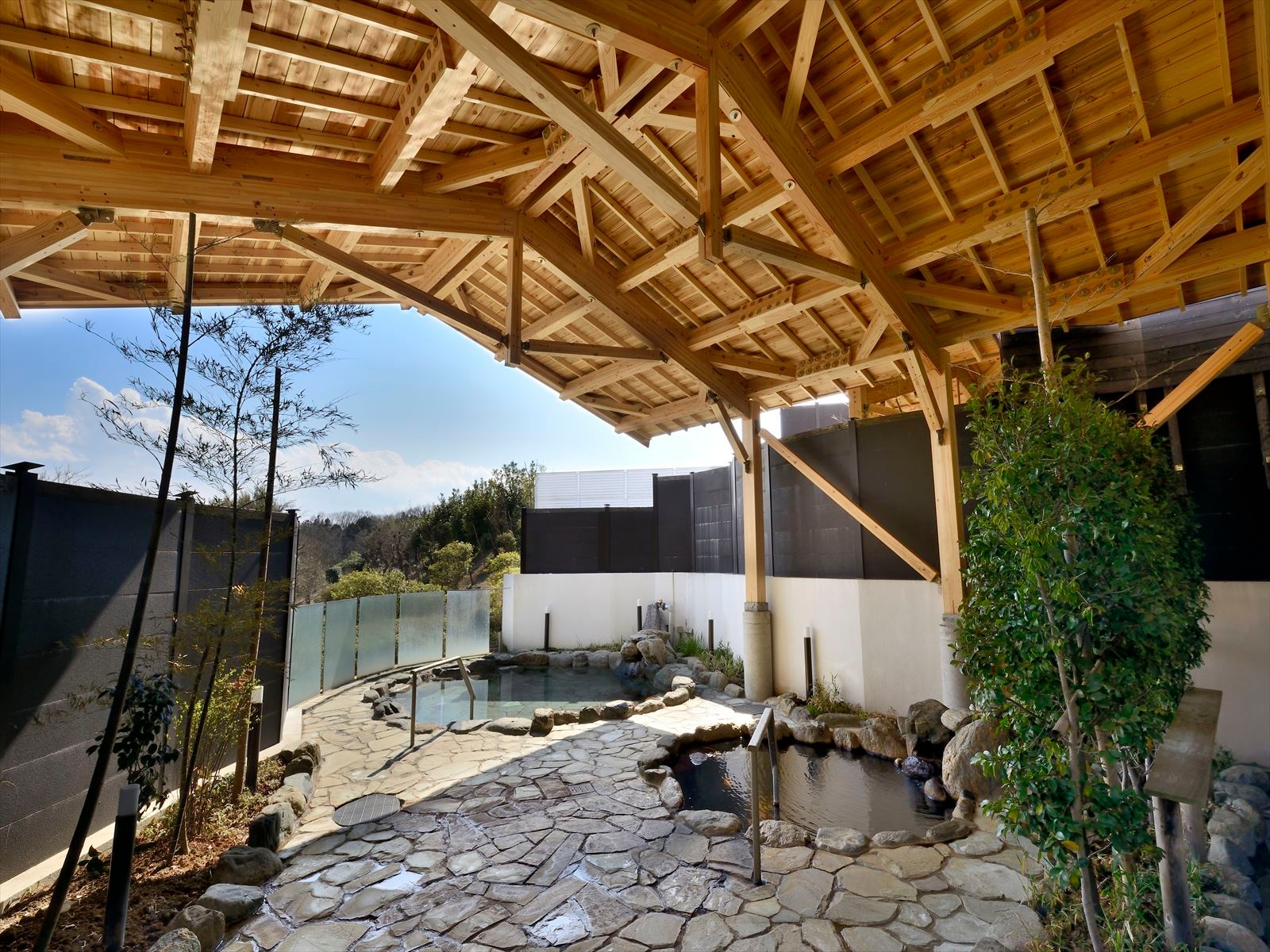 Open-air bath