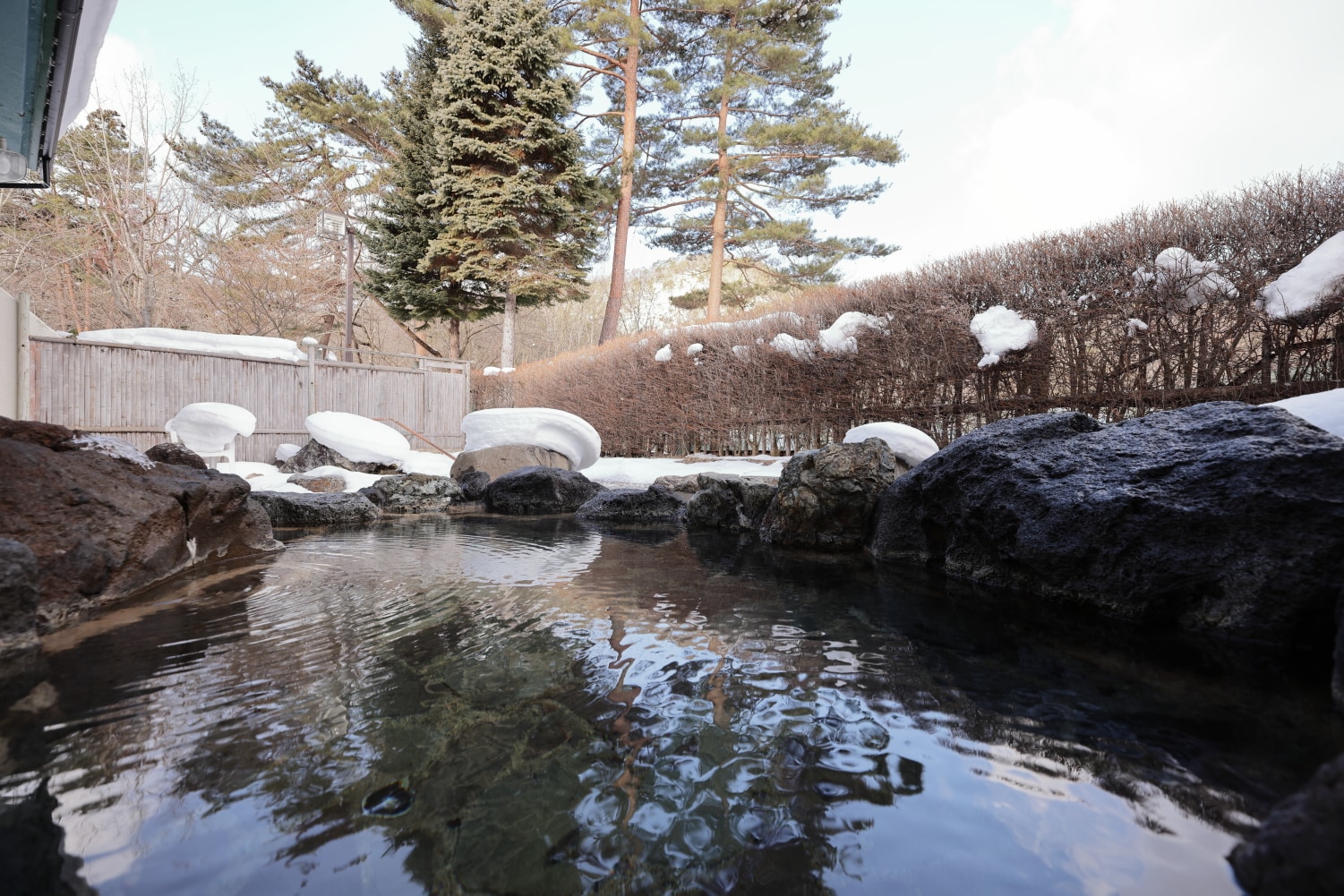Open-air bath