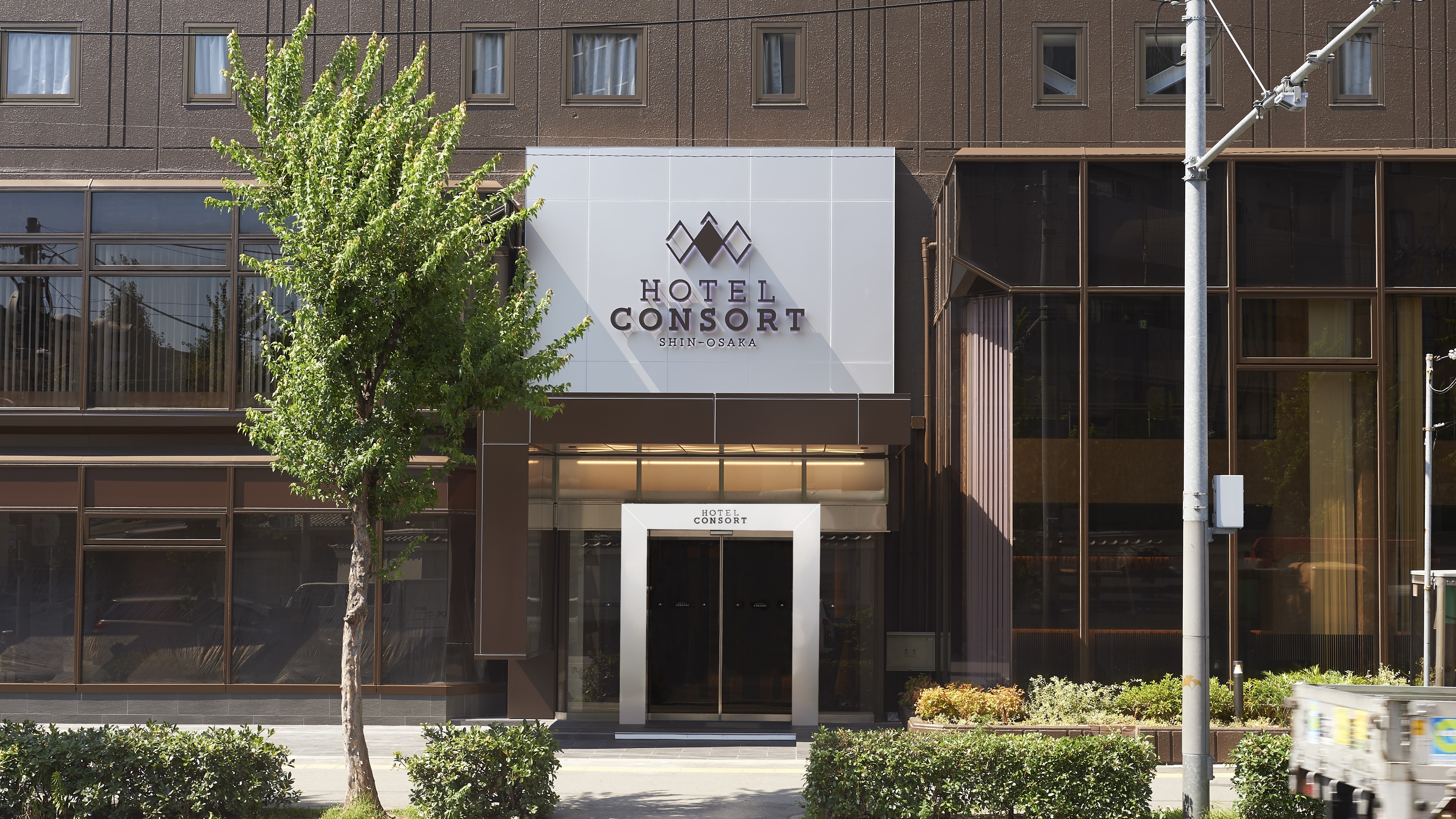 Exterior: This hotel is conveniently located less than a minute's walk from two train lines.