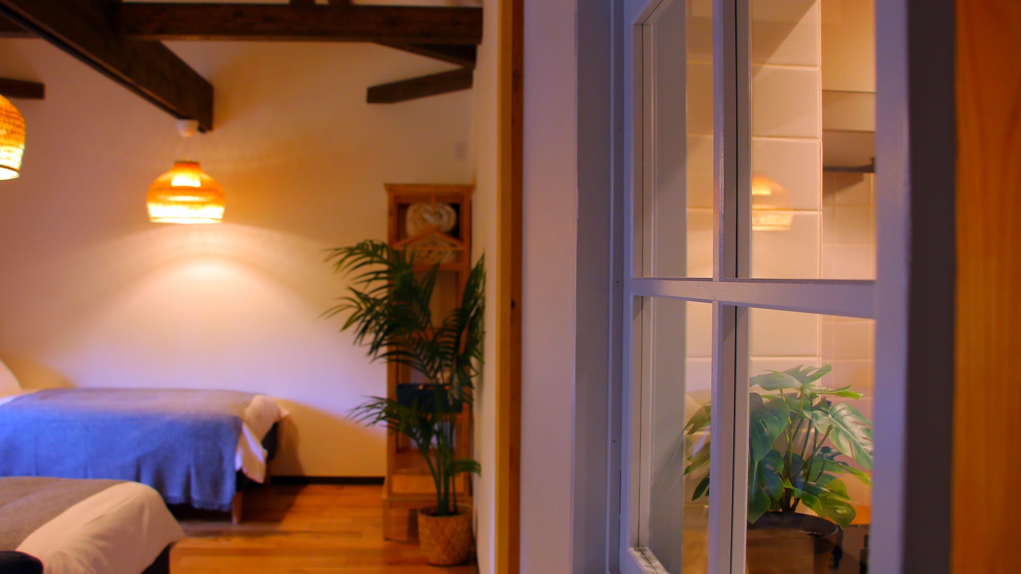 [Maple] A pale color mix creates an ennui-like worldview.