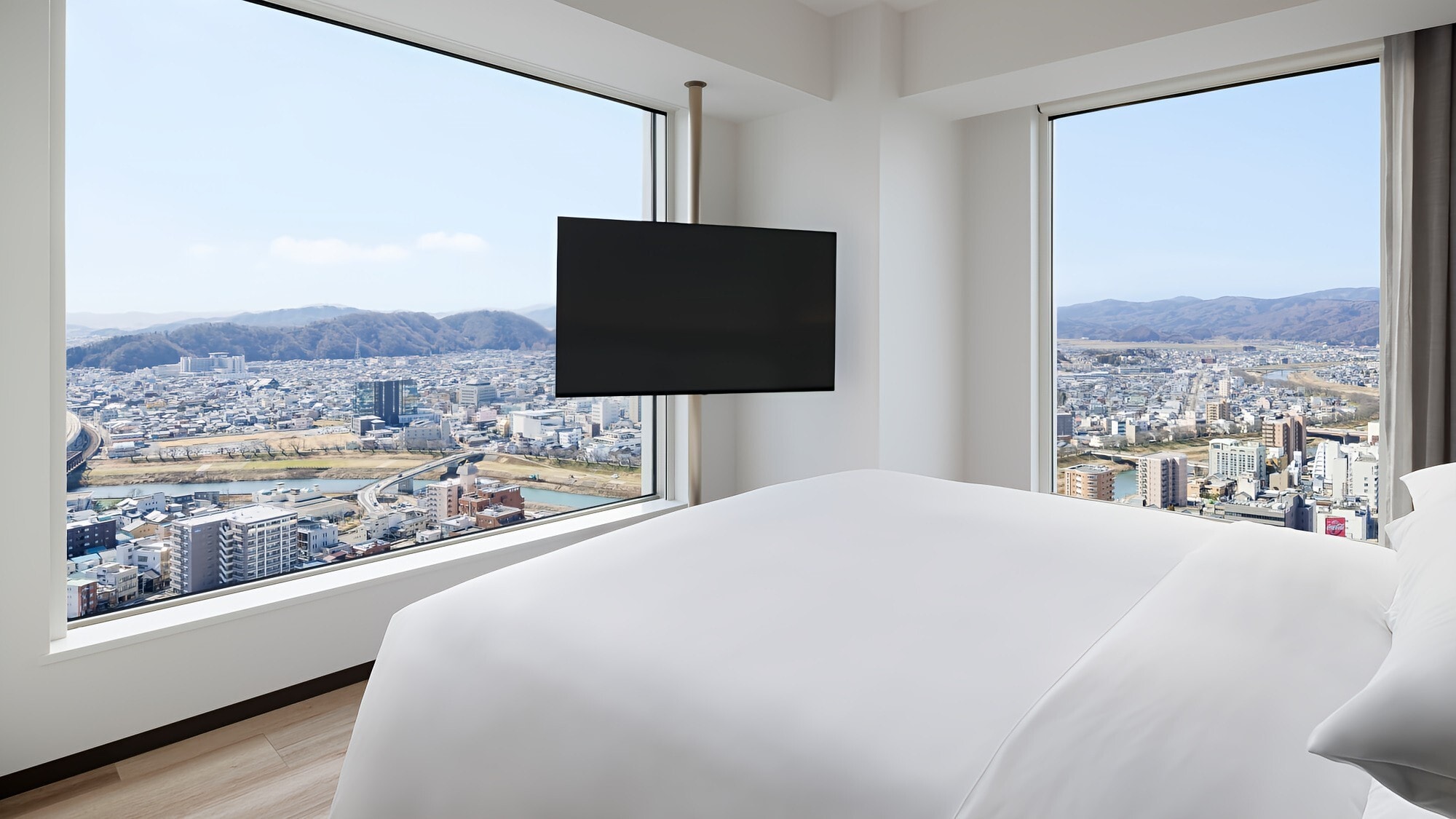 ■ Suite Room / A spacious 49 square meter room with one king-size bed. Includes a living room.