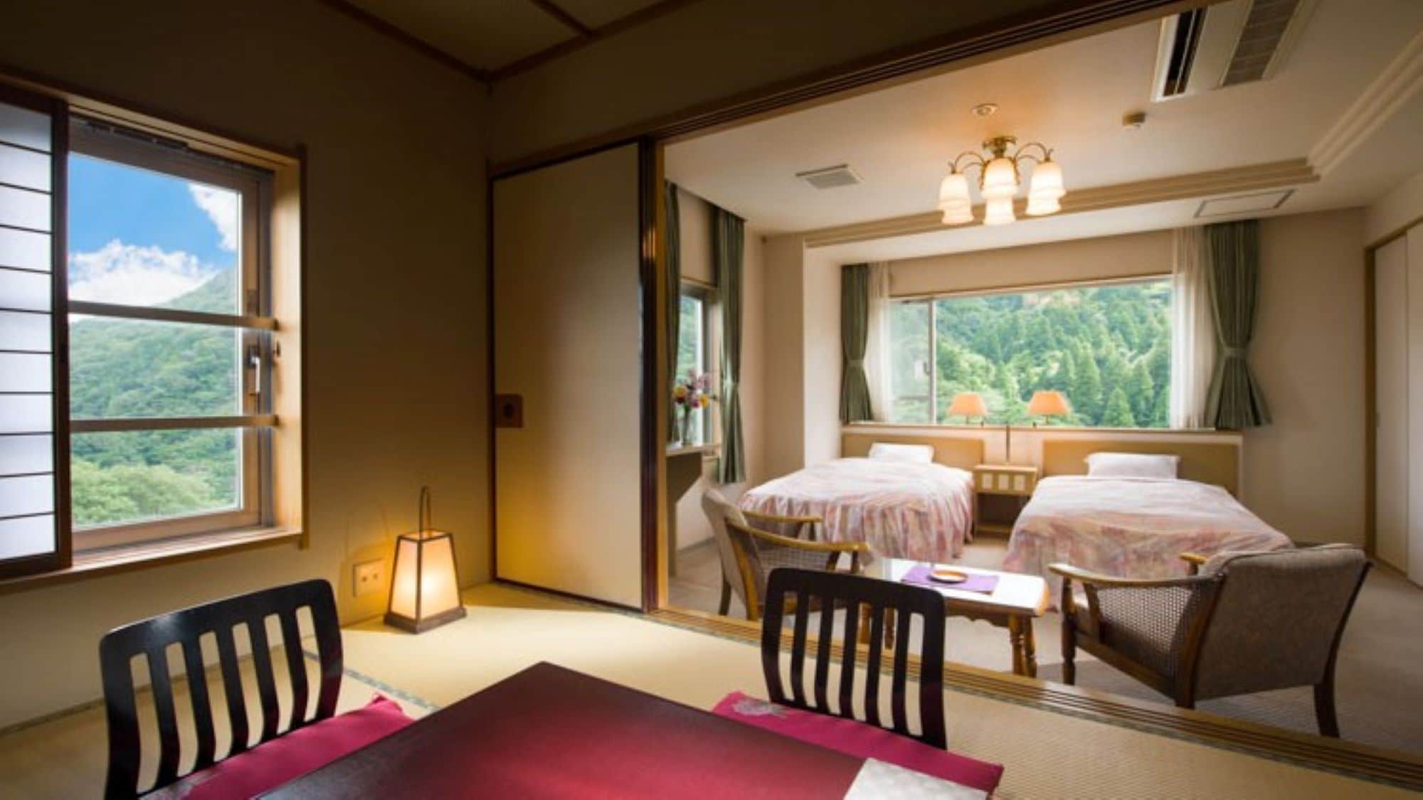 [Example of guest room (Japanese and Western room)] It is safe for those who cannot sleep on the mattress ♪ There is also a bed room!
