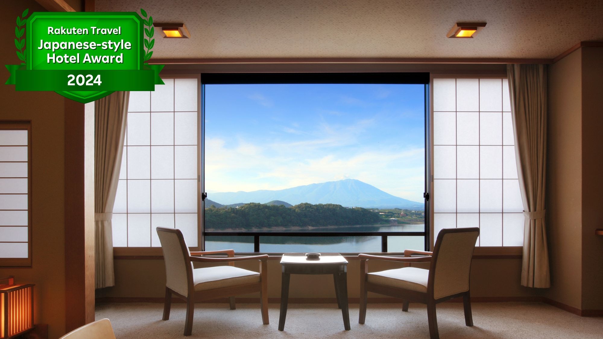 [Winner of Rakuten Travel Japanese Accommodation Awards 2024] Enjoy the changing seasons at Lake Gosho.