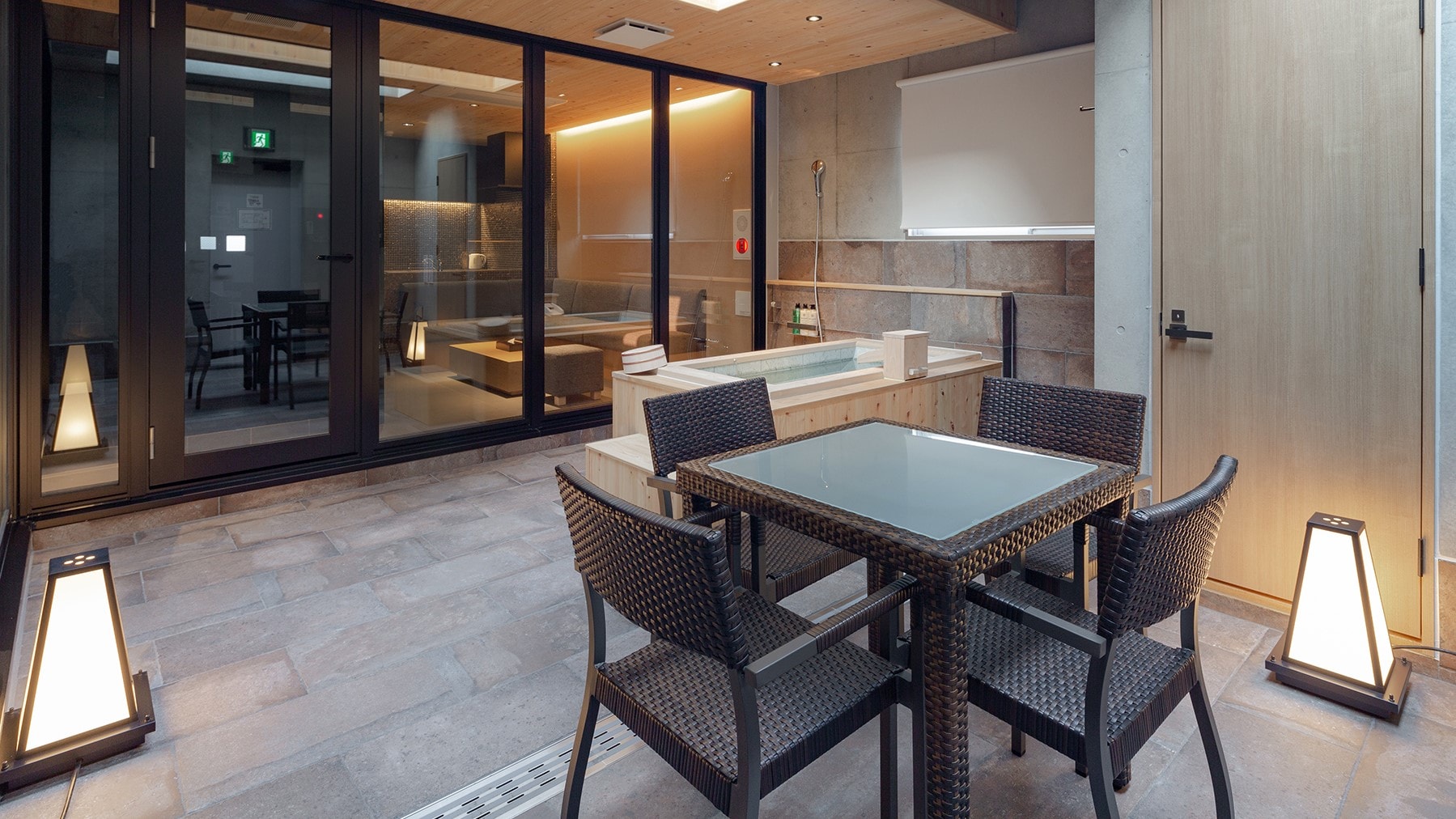 Deluxe Suite Room: Terrace seating