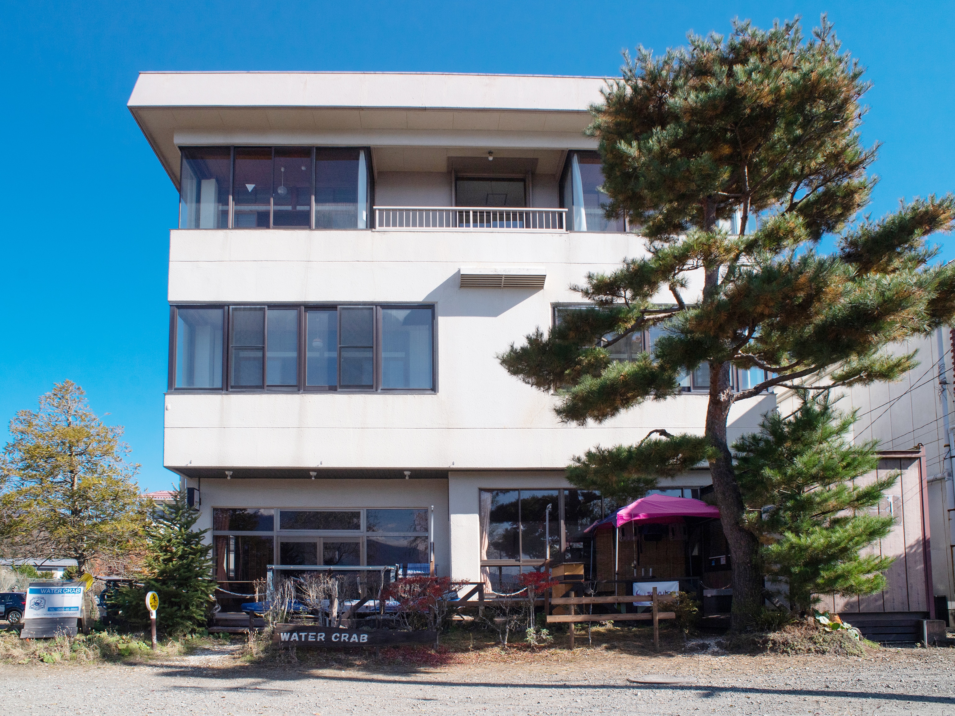 <Exterior> Easy access, just an 8-minute walk from Hirano bus stop