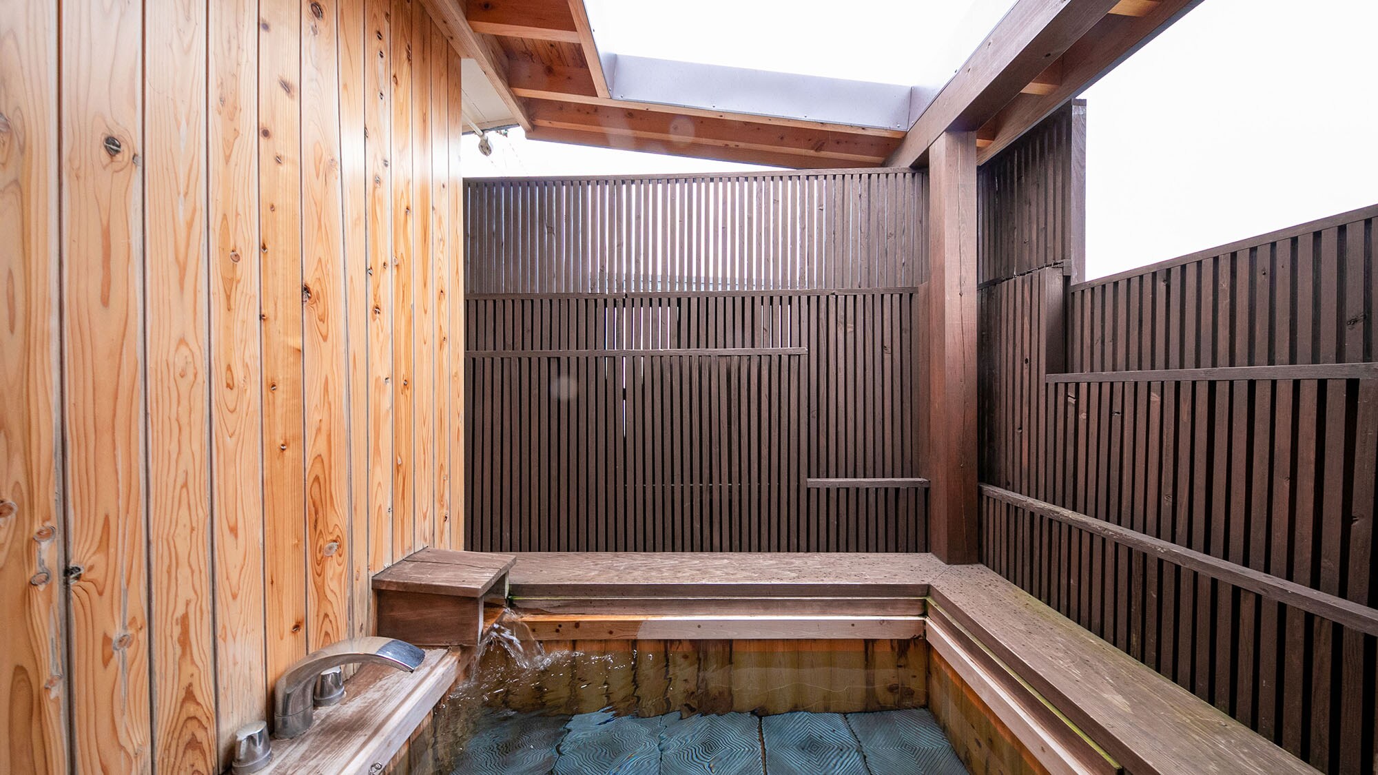 ・[YAMABATO Open-air Bath]