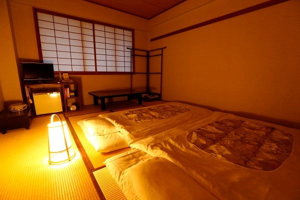Japanese-style room