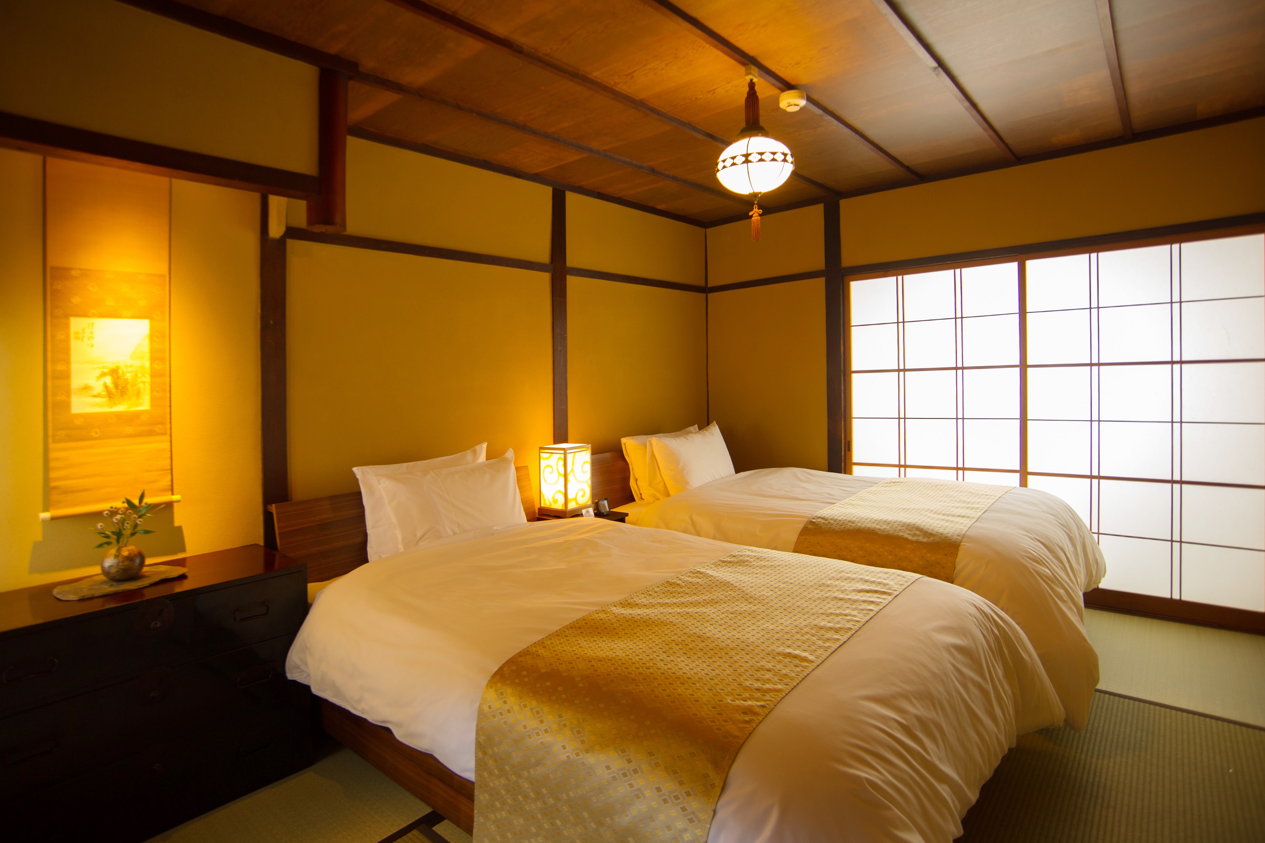 Kamar Tidur Gedung Timur