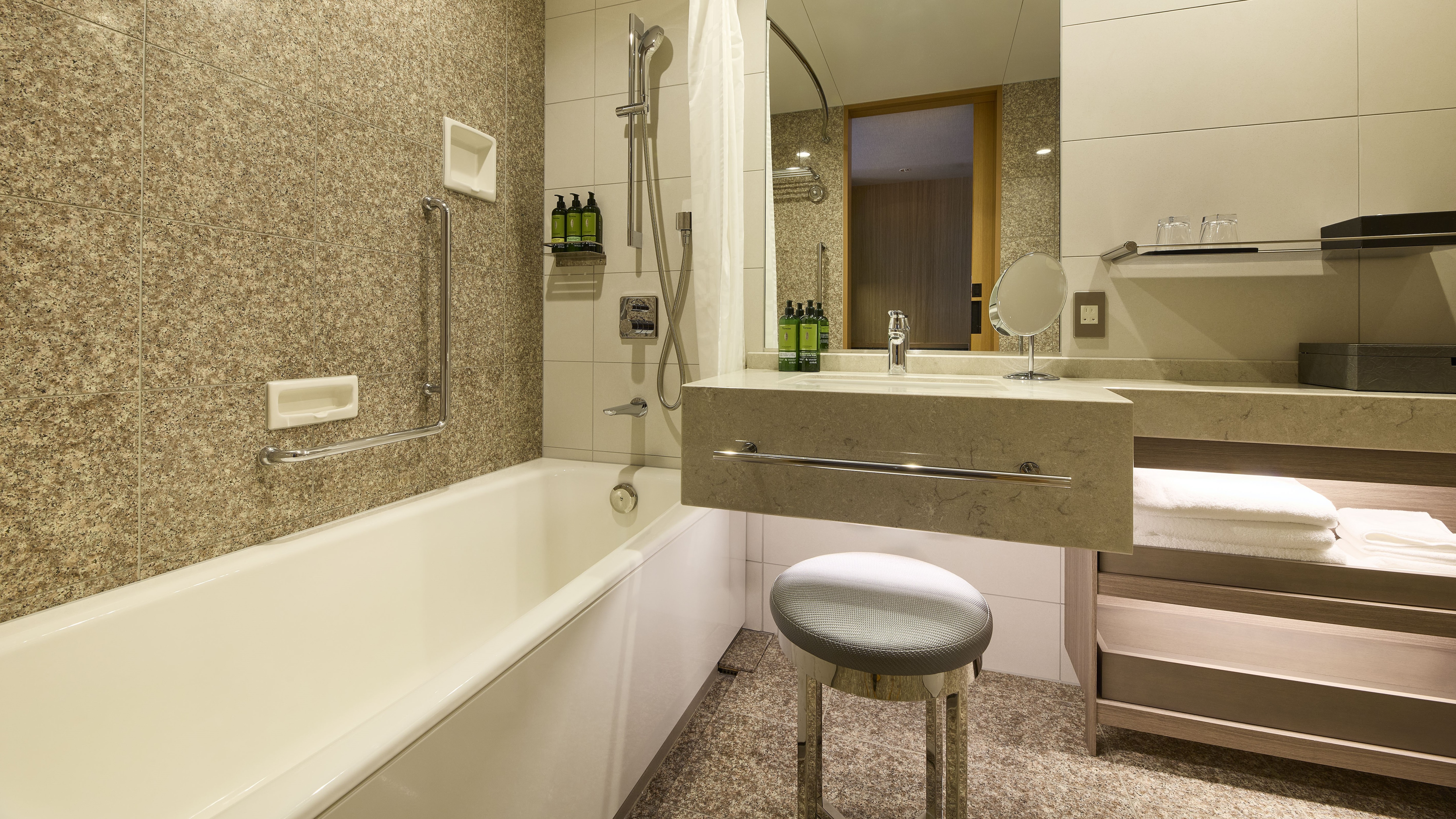 ห้องน้ำ Comfort Queen