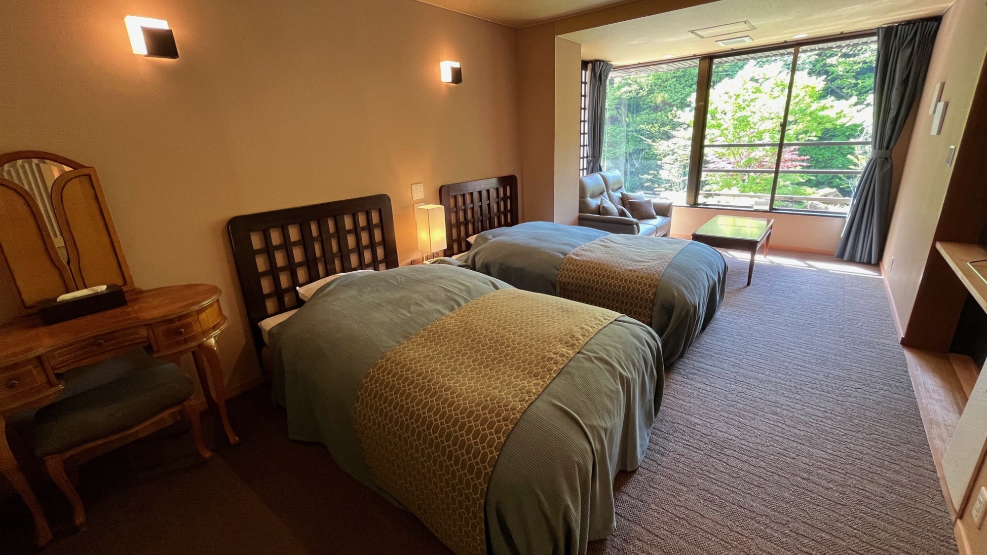 [Chigusa] Twin room with a semi-open-air bath with a natural hot spring overlooking Mt. Tanigawa (renovated in May 2024)