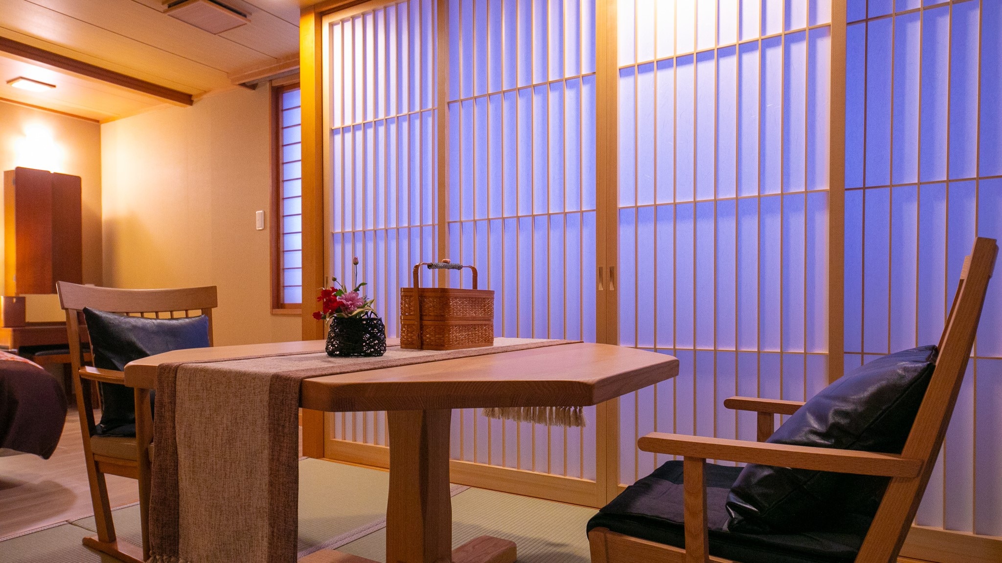 [Non-smoking] Japanese-Western style room with private dining "Masuyuki" "Ogusa" Children and elderly people are also safe