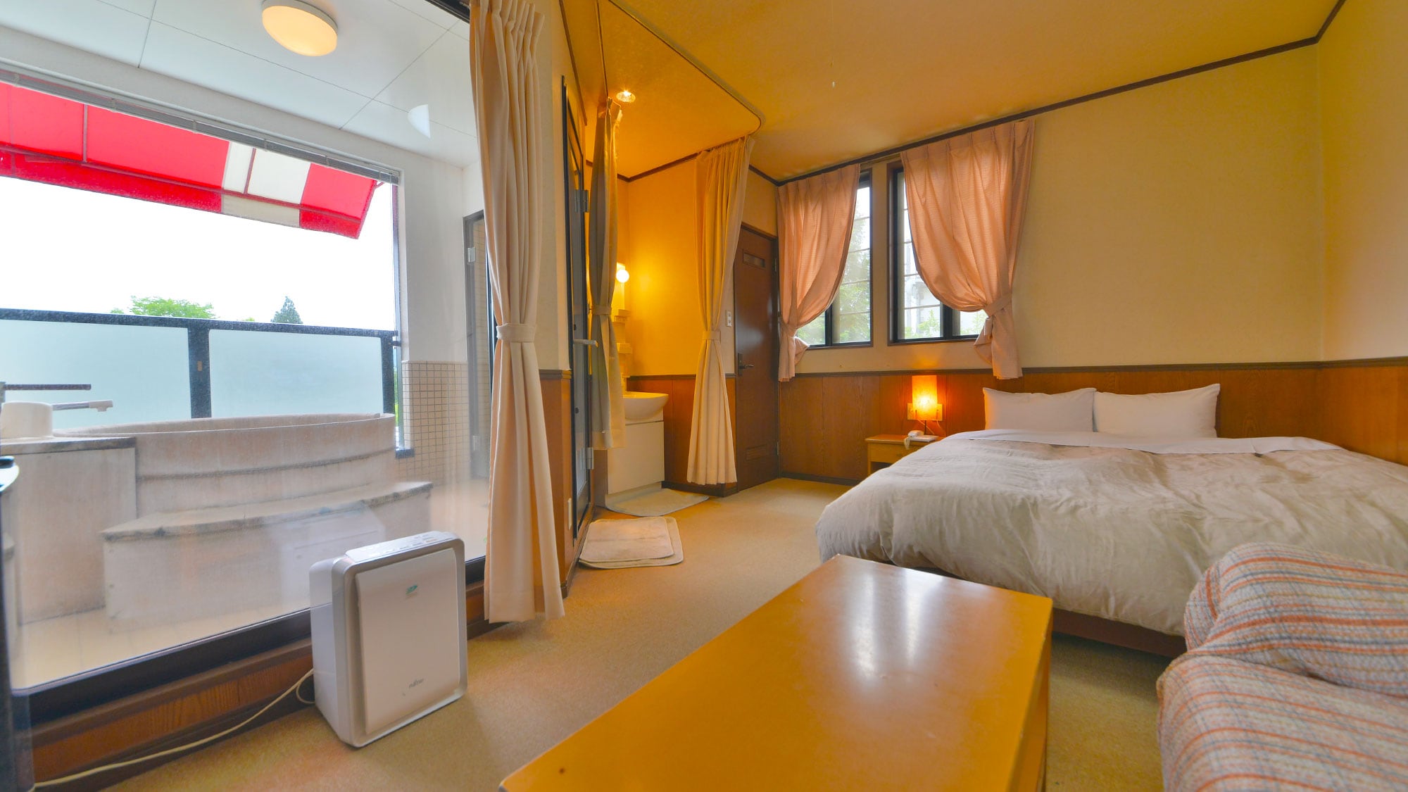 [Main building 2nd floor / rooms with terrace open-air bath] Twin, double and triple rooms are available on the 2nd floor with a great view.